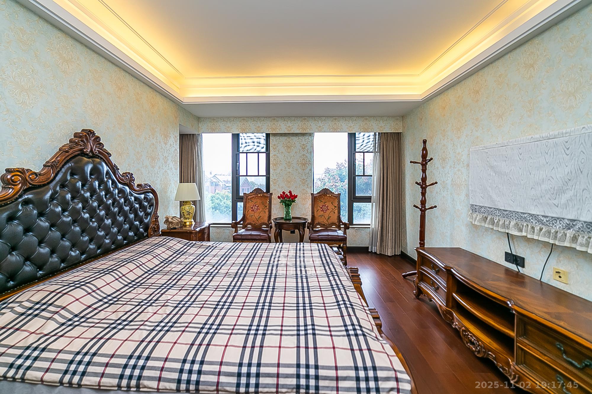 万科紫台 4室2厅2卫 280.0万 万科紫台 4室2厅2卫 280.0万卧室