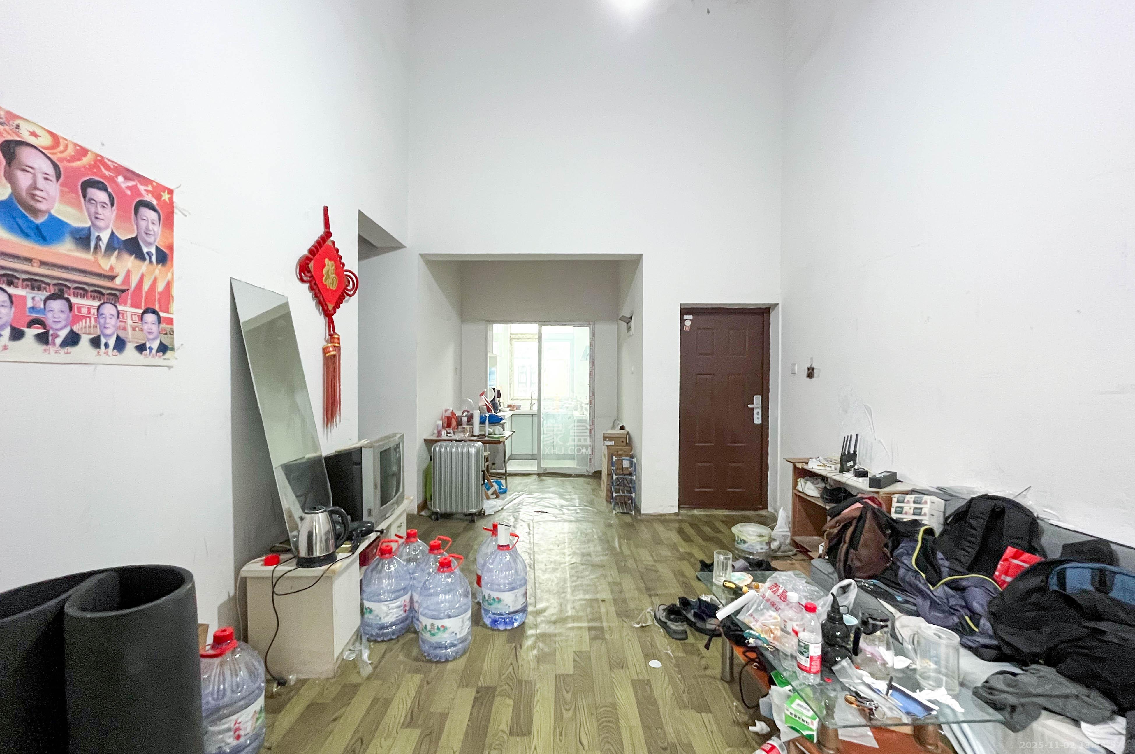 愿景品格家园  3室2厅1卫    48.0万客厅