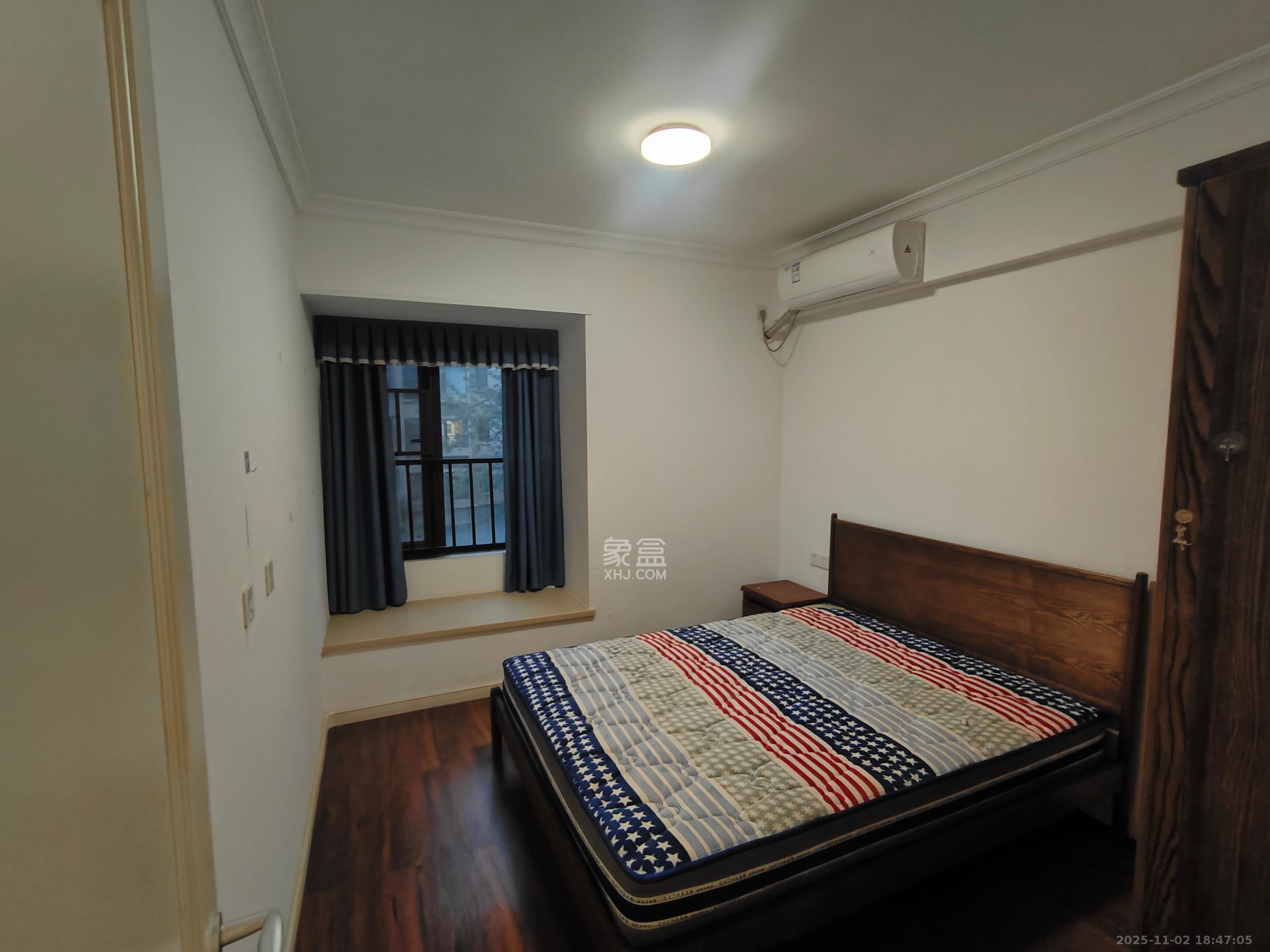 万科魅力之城锋镜里  4室2厅2卫    3500.0元/月室内图