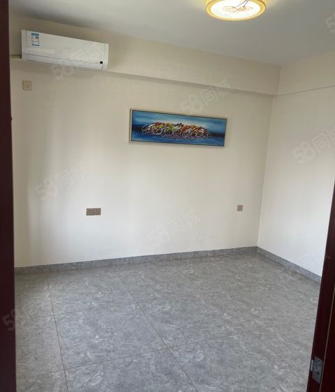 瑞丰公寓  3室2厅2卫    146.0万客厅