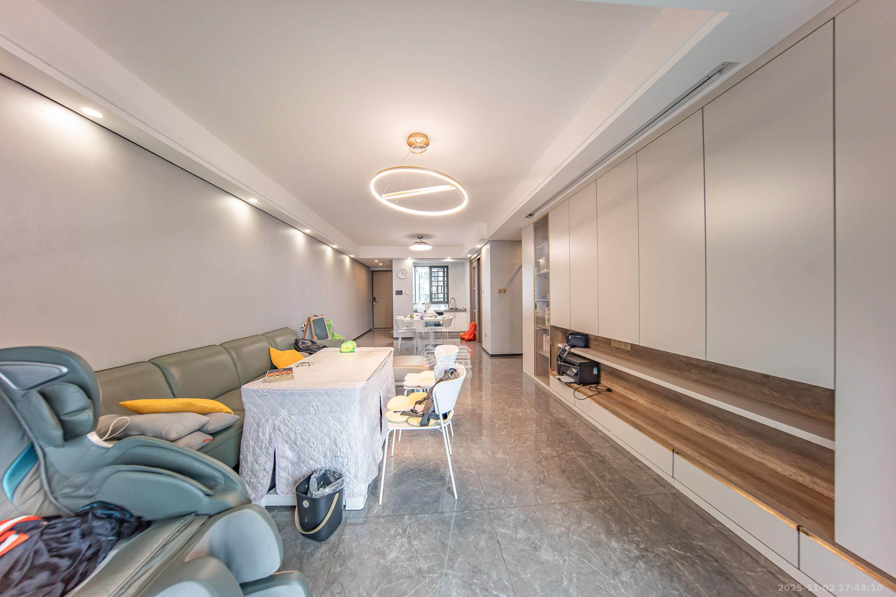 中海阅麓山一期  4室2厅2卫    230.0万