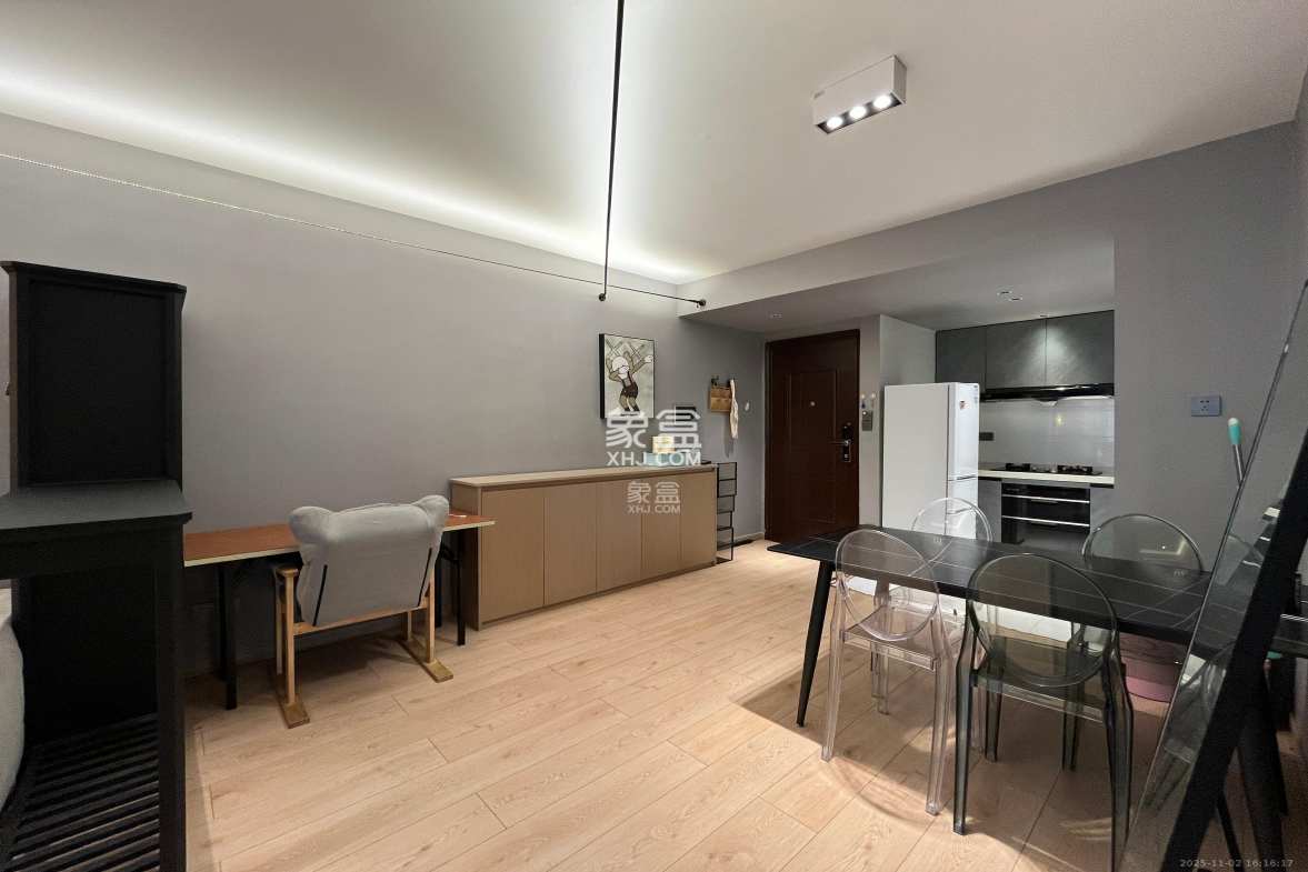 滨江君悦香邸 2室1厅1卫 3500.0元/月 滨江君悦香邸 2室1厅1卫 3500.0元/月室内图