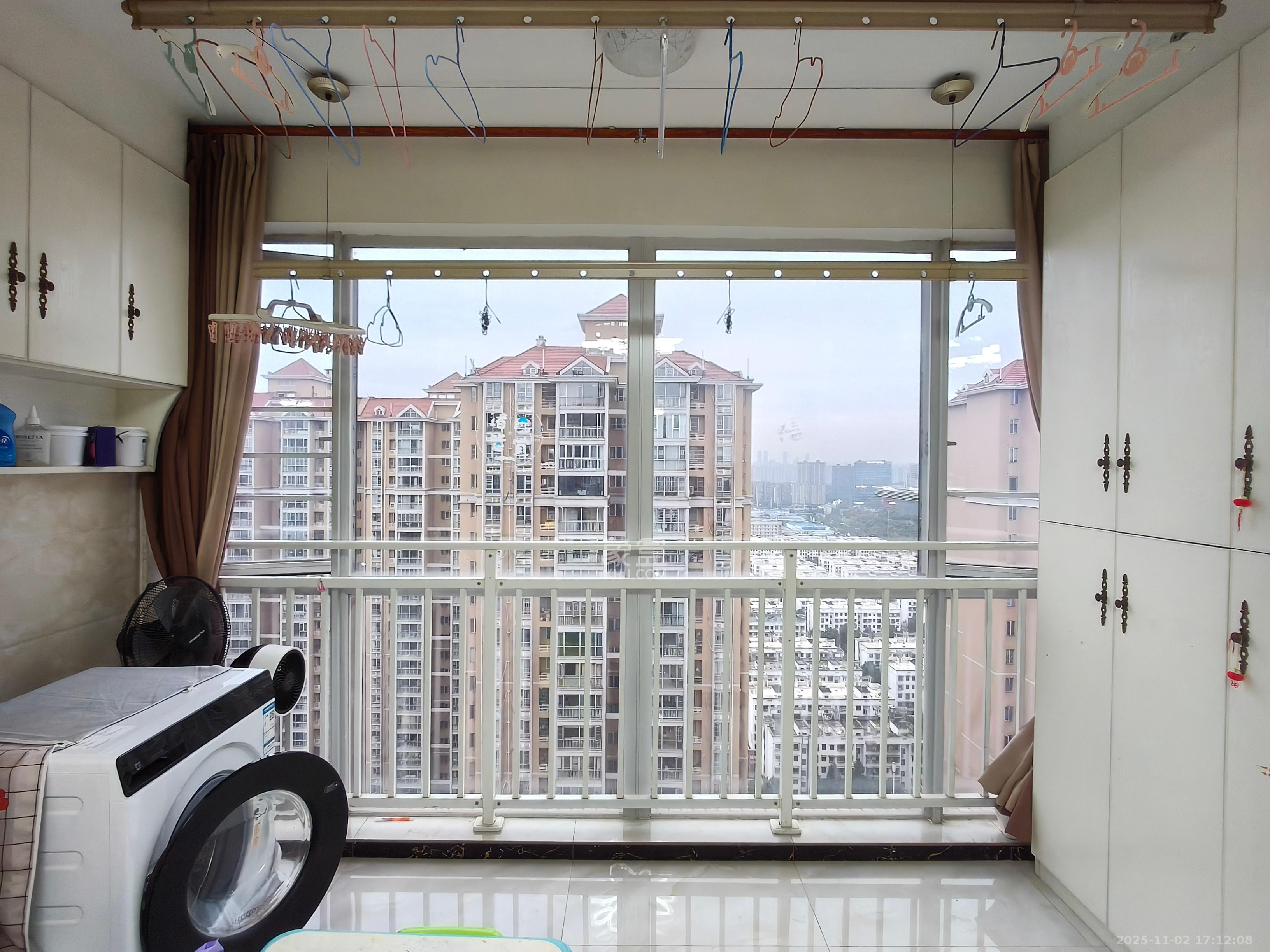 恒广国际景园一二区  2室2厅1卫    2200.0元/月 恒广国际景园一二区  2室2厅1卫    2200.0元/月室内图