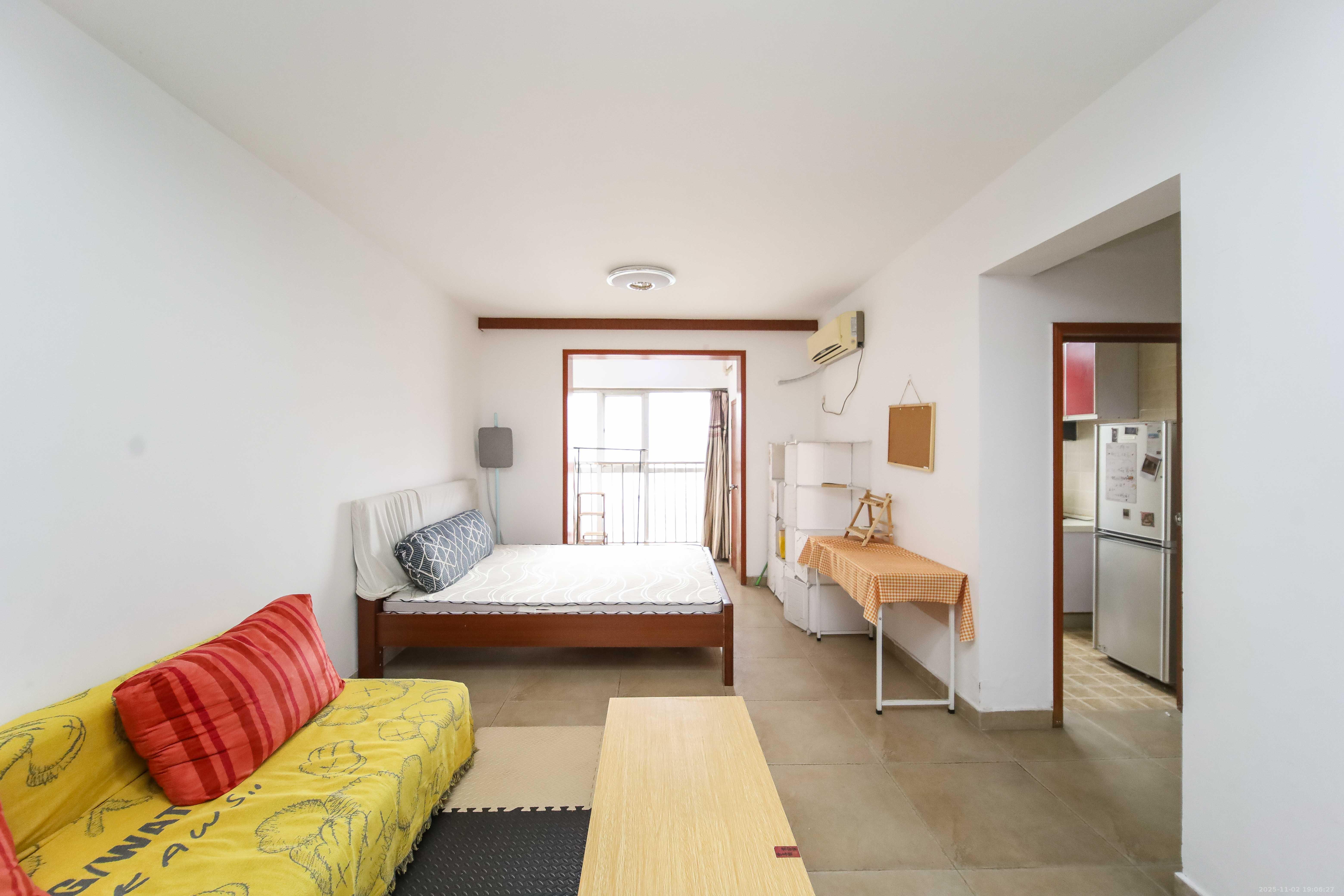 左岸右岸  1室1厅1卫    32.0万