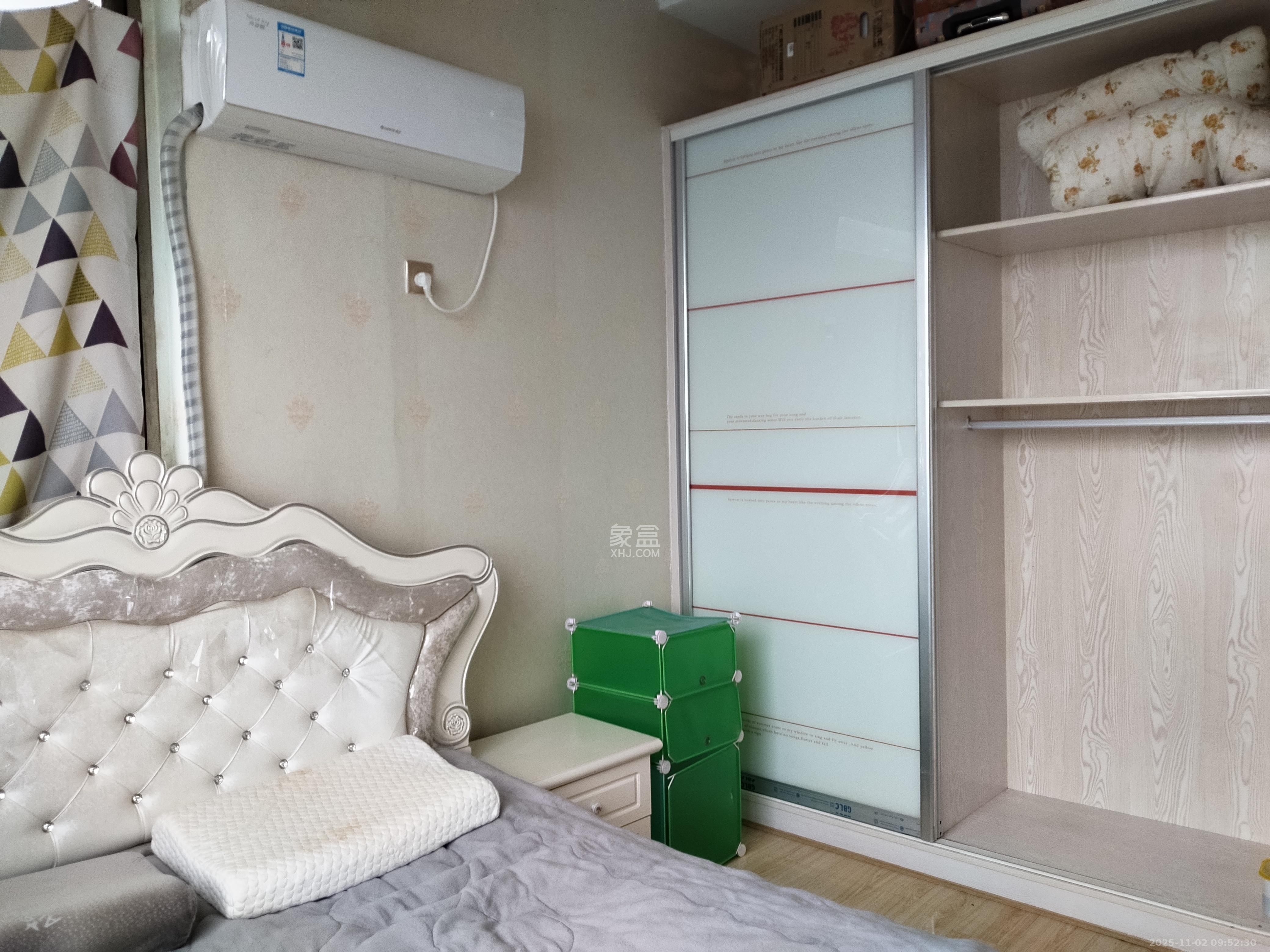 鸿飞大厦 3室2厅1卫 2100.0元/月 鸿飞大厦 3室2厅1卫 2100.0元/月室内图