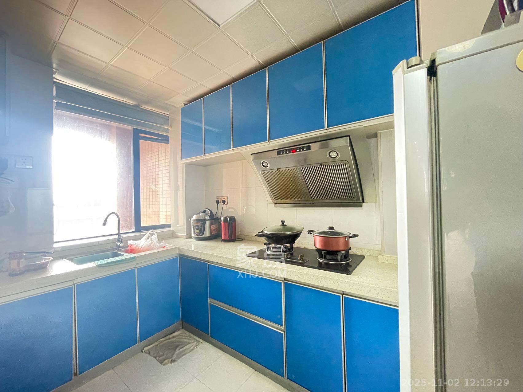 山水华景  2室2厅1卫    2200.0元/月室内图