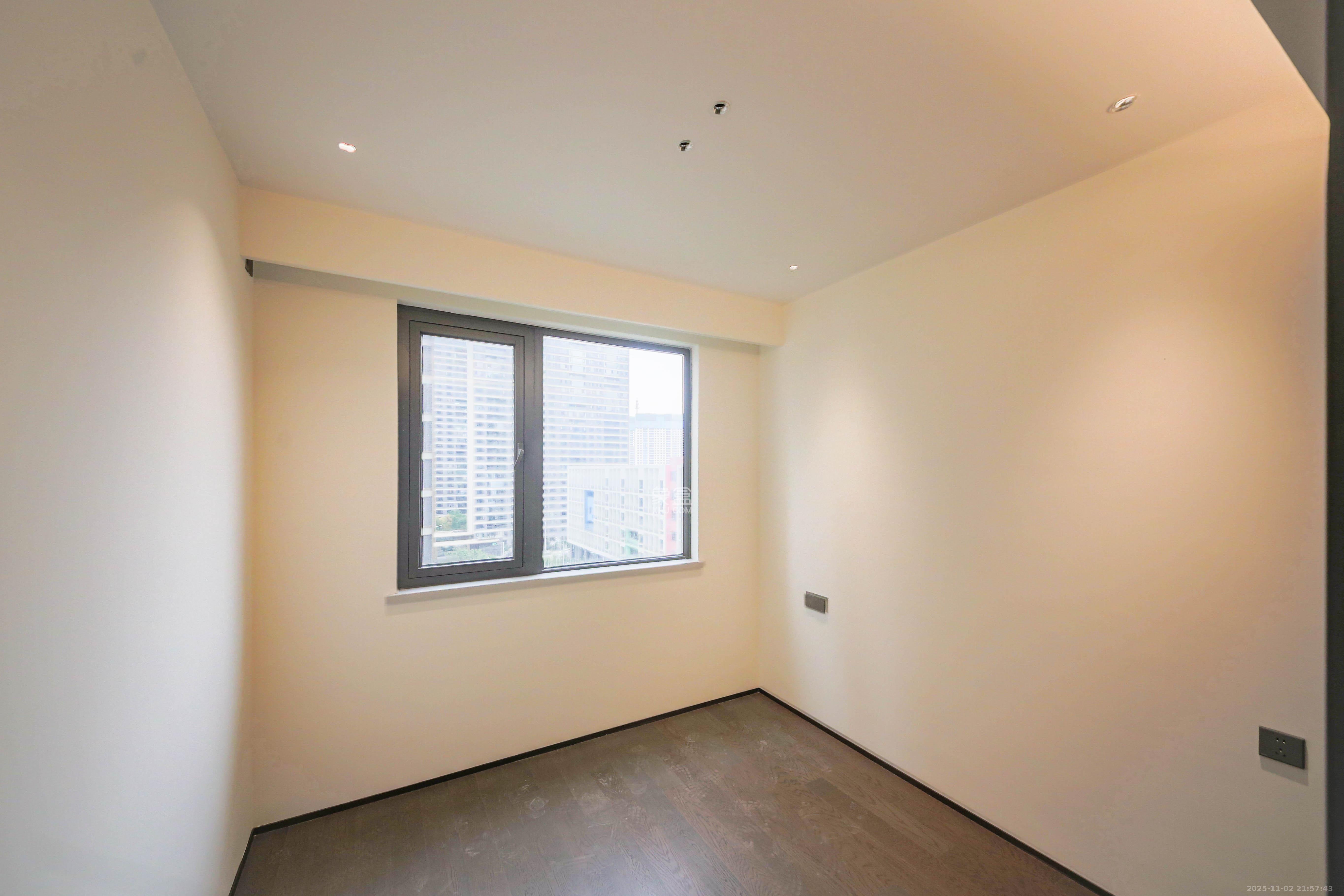 长沙润府B区  4室2厅2卫    300.0万卧室