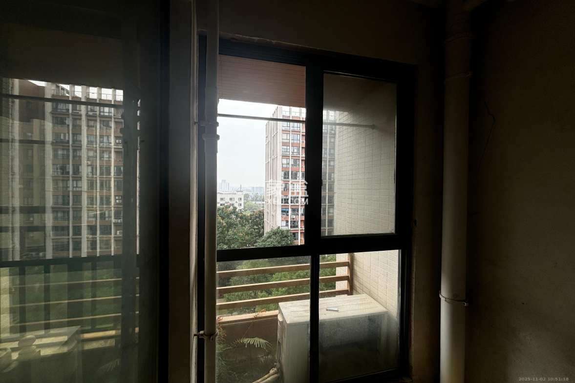 中建芙蓉工社 1室1厅1卫 1200.0元/月 中建芙蓉工社 1室1厅1卫 1200.0元/月室内图