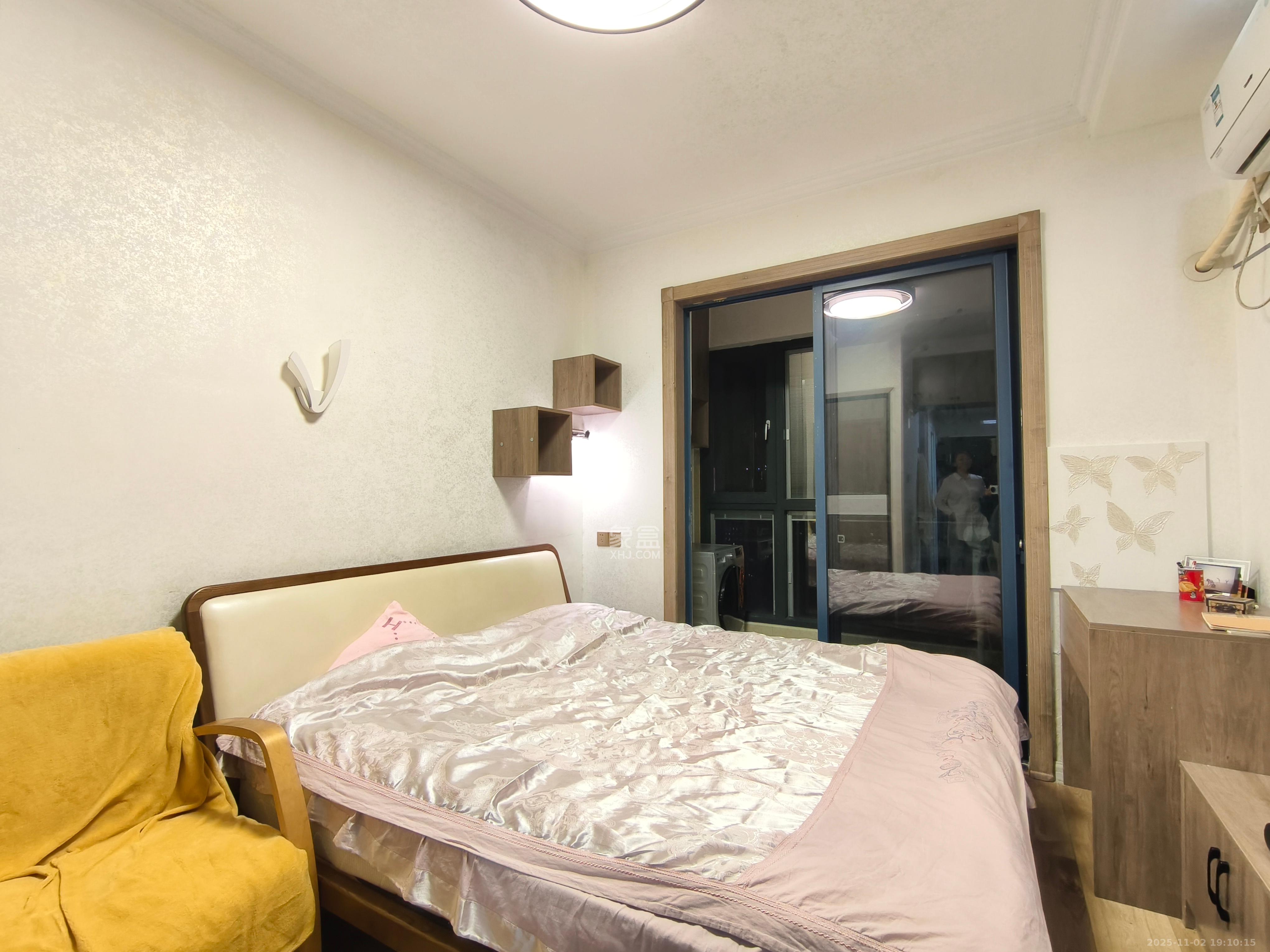 绿地中央广场 1室1厅1卫 1400.0元/月 绿地中央广场 1室1厅1卫 1400.0元/月室内图