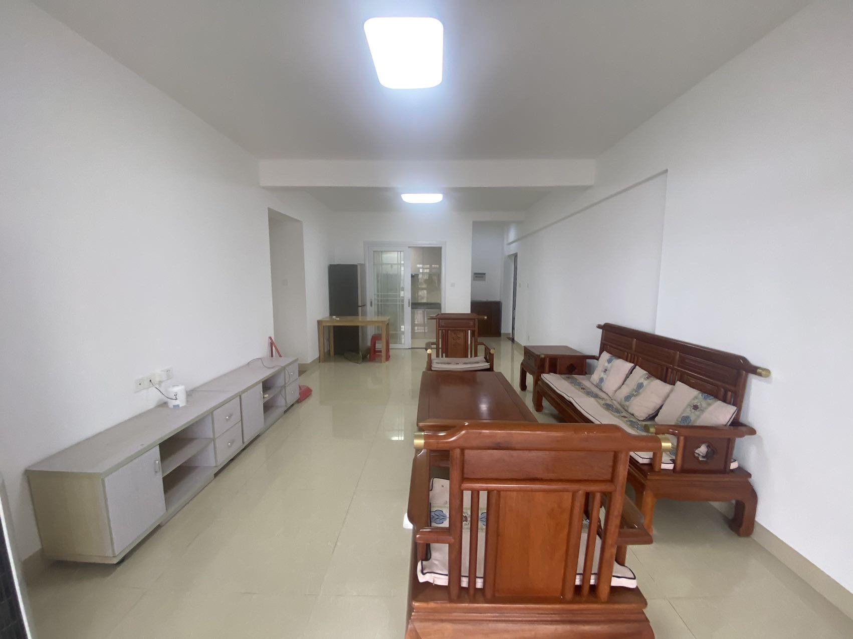 宝泰温泉花园  3室2厅1卫    2300.0元/月室内图