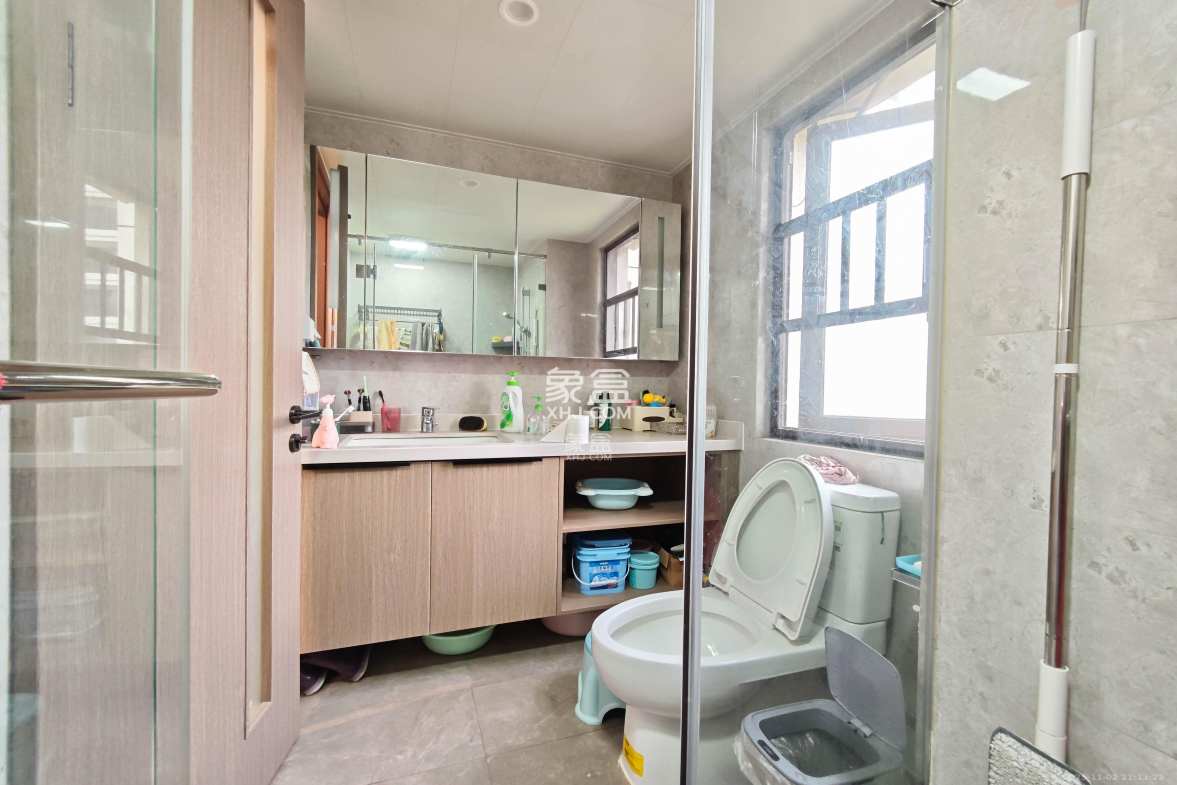 龙湖日盛奕境 4室2厅2卫 135.0万 龙湖日盛奕境 4室2厅2卫 135.0万卫生间