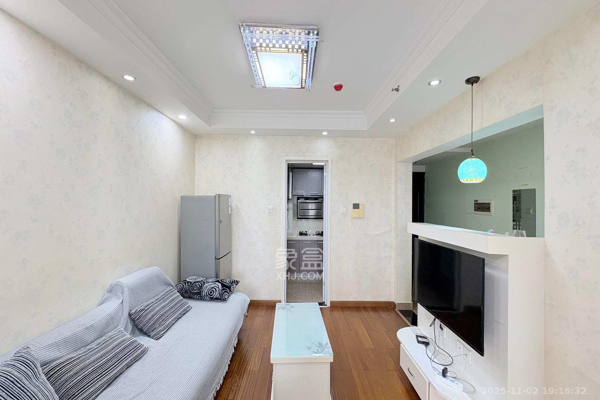 少帅府  1室1厅1卫    55.0万客厅