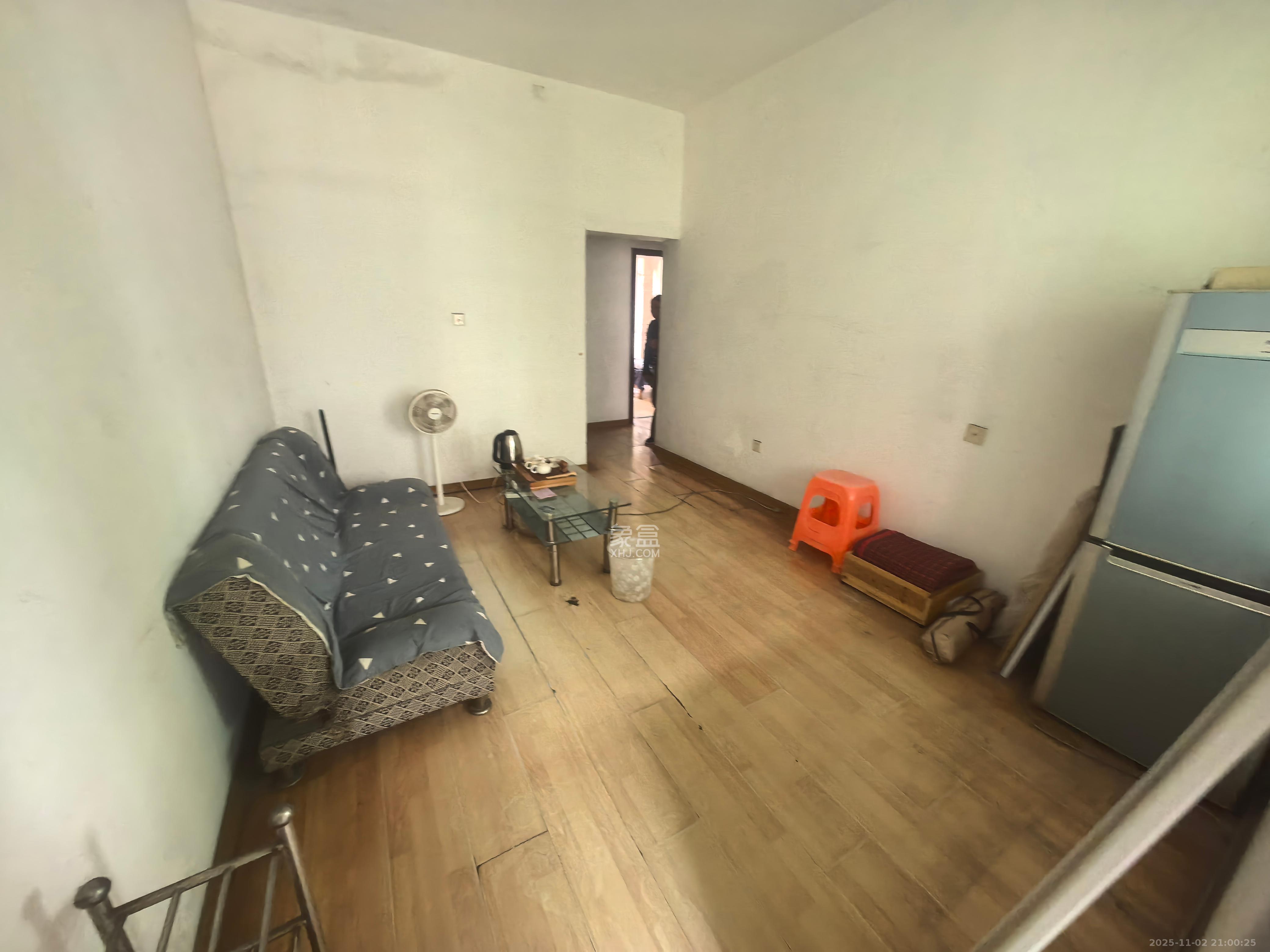 中南汽车世界 4室2厅1卫 1800.0元/月 中南汽车世界 4室2厅1卫 1800.0元/月室内图