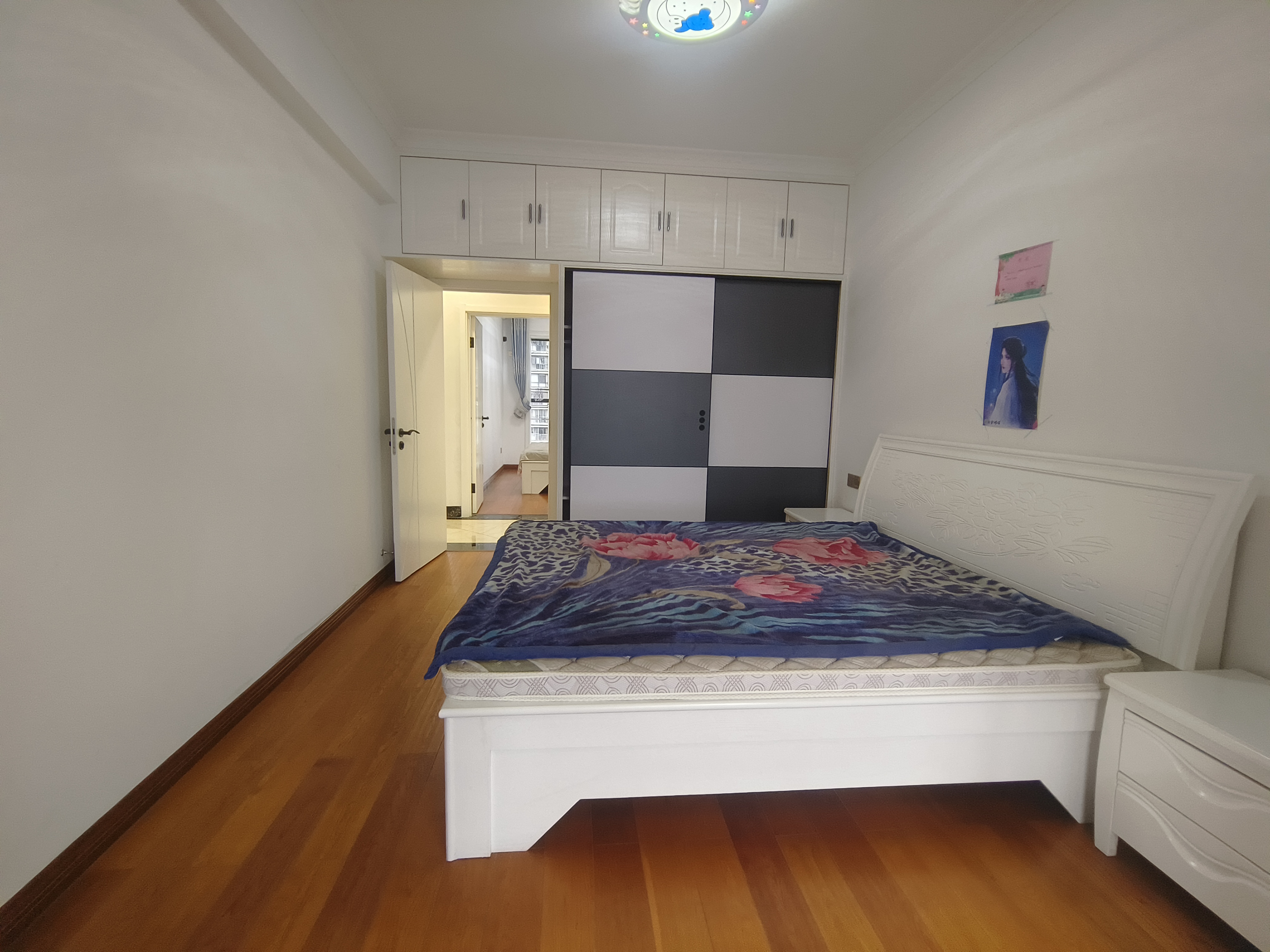 南苑上和一期 4室2厅2卫 95.0万 南苑上和一期 4室2厅2卫 95.0万客厅