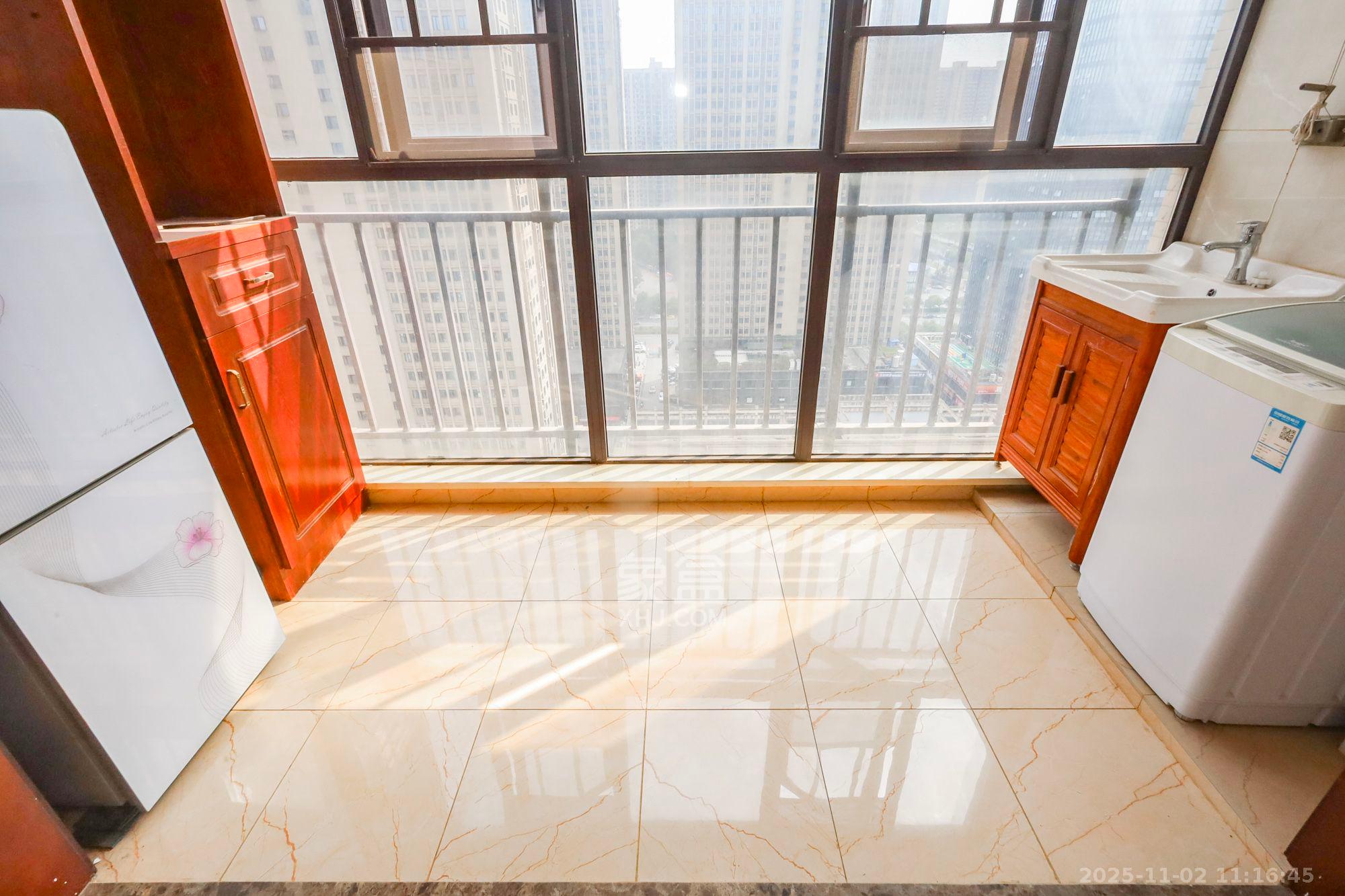 钰龙天下二期(钰龙佳园)  3室2厅2卫    2500.0元/月 钰龙天下二期(钰龙佳园)  3室2厅2卫    2500.0元/月室内图