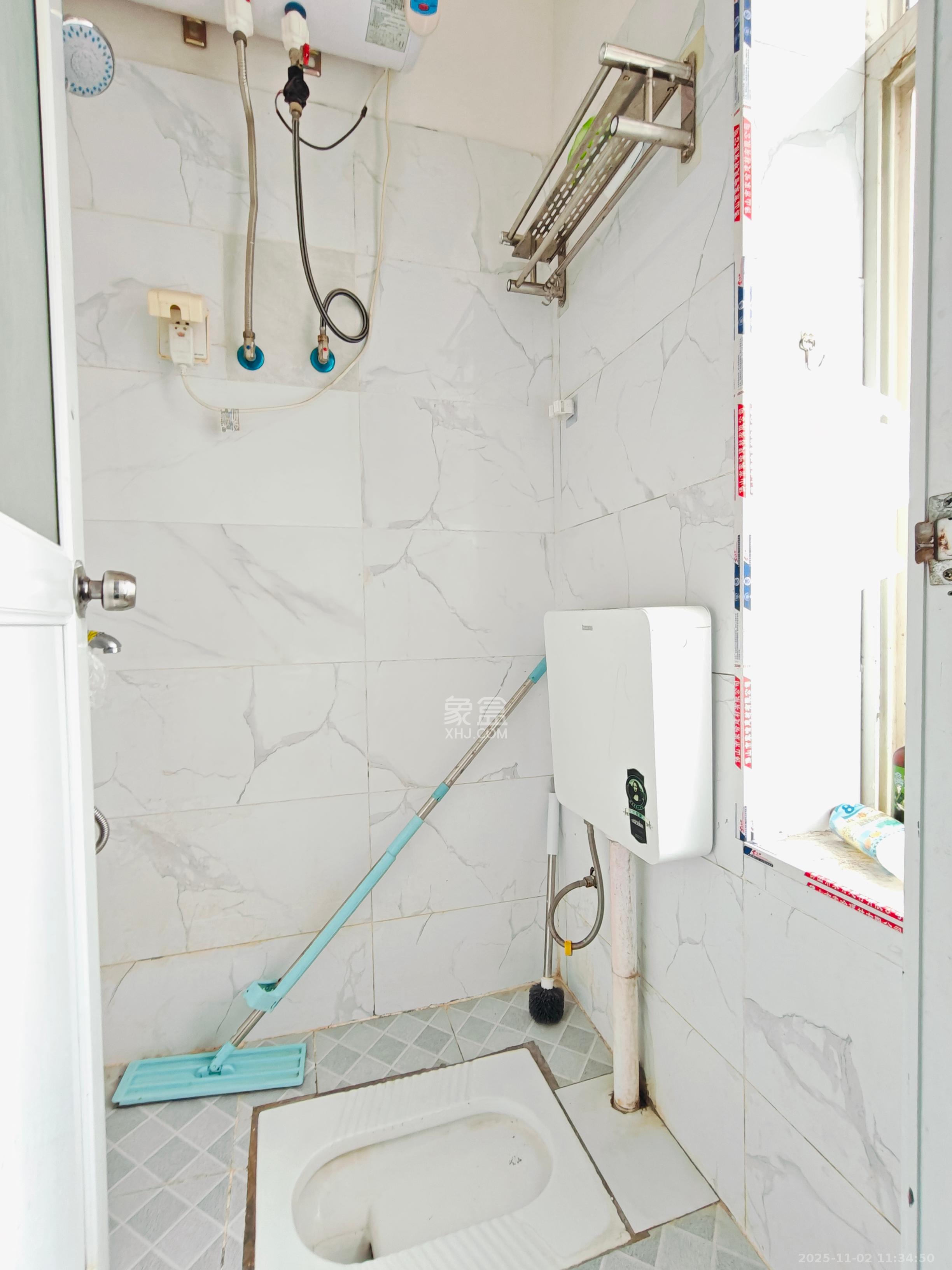 红旗区三片  1室0厅1卫    800.0元/月室内图