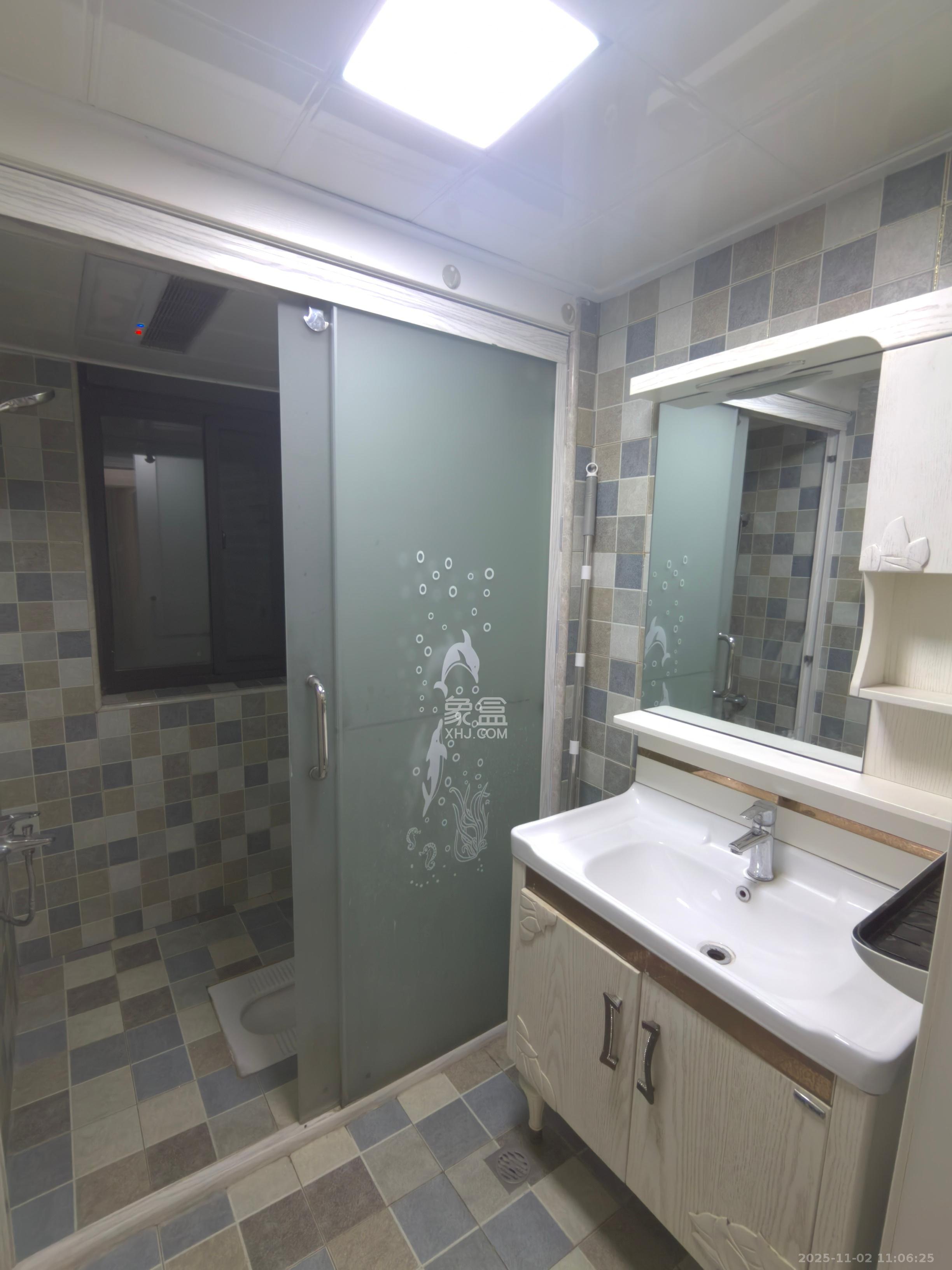 绿地香树花城 3室2厅1卫 1500.0元/月 绿地香树花城 3室2厅1卫 1500.0元/月室内图