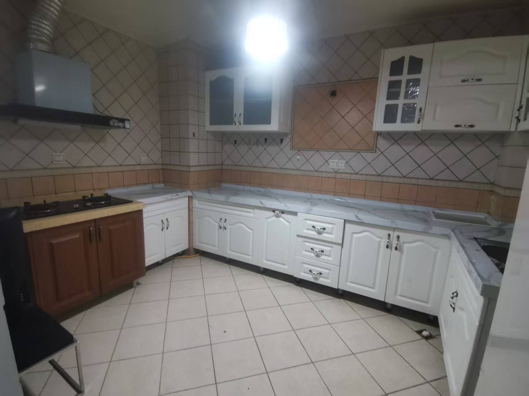 东盛名苑  3室2厅2卫    2800.0元/月室内图