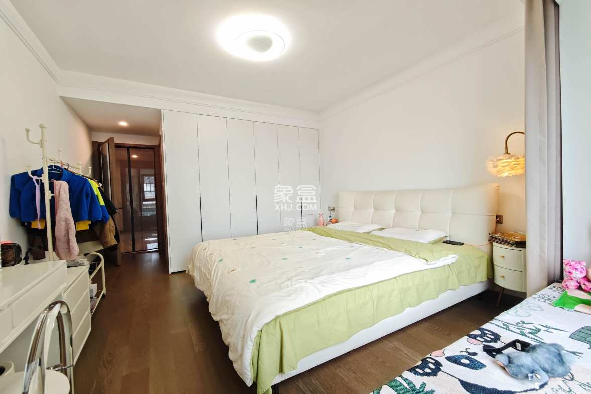 龙湖日盛奕境 4室2厅2卫 135.0万 龙湖日盛奕境 4室2厅2卫 135.0万卧室