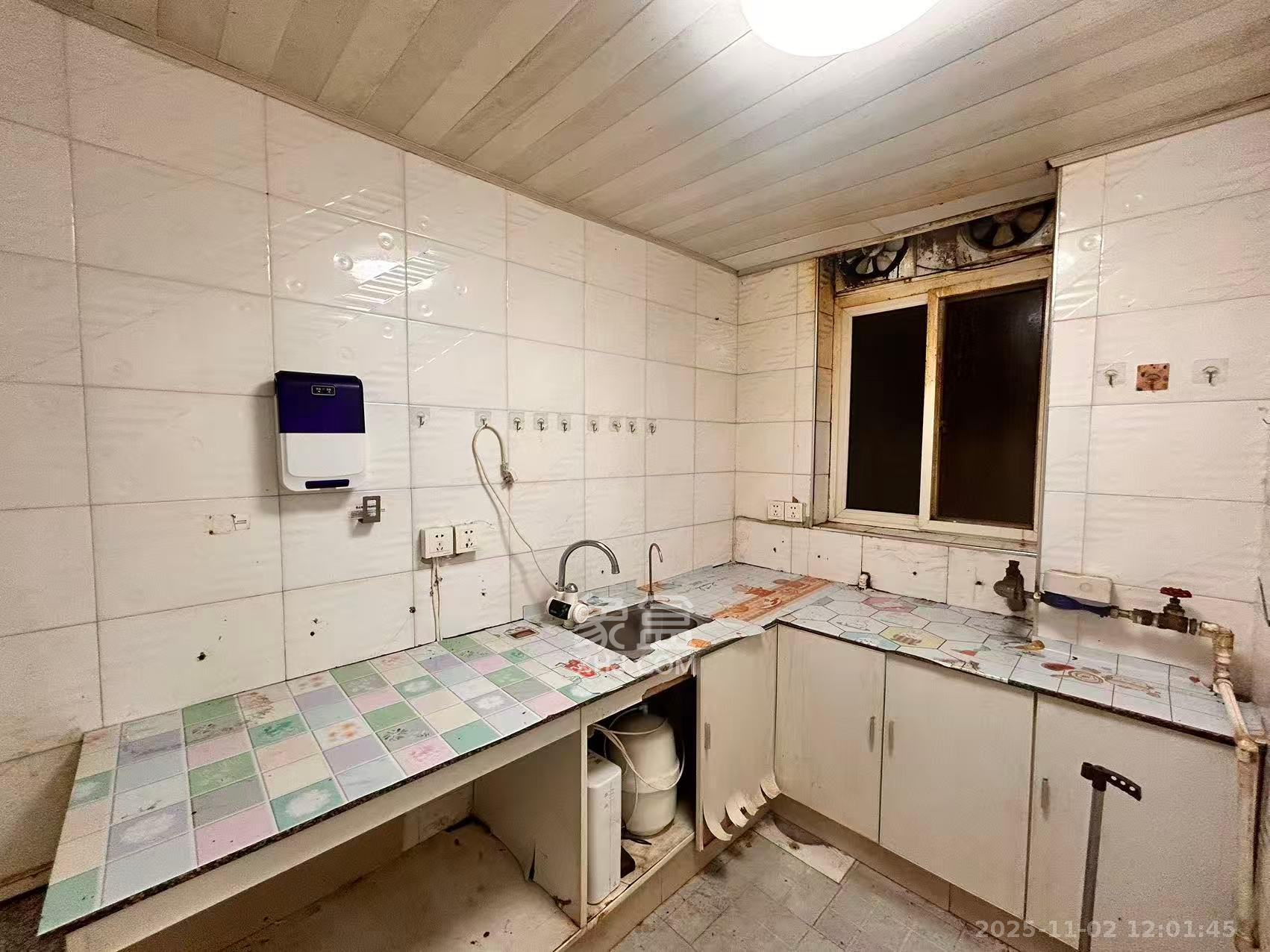 湖开小区（湖南开关厂宿舍）/南大桥社区  6室2厅1卫    3300.0元/月室内图