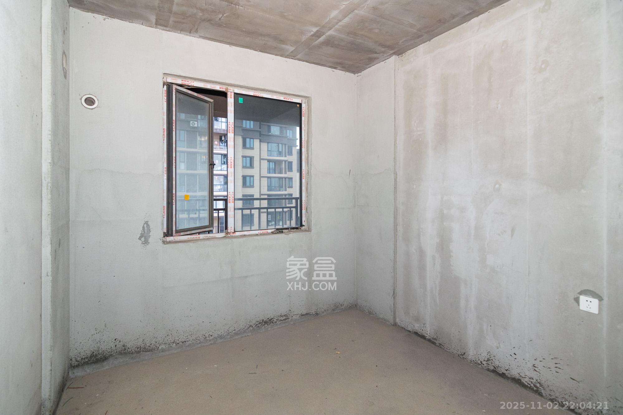 澳海望洲府  4室2厅2卫    68.8万卧室