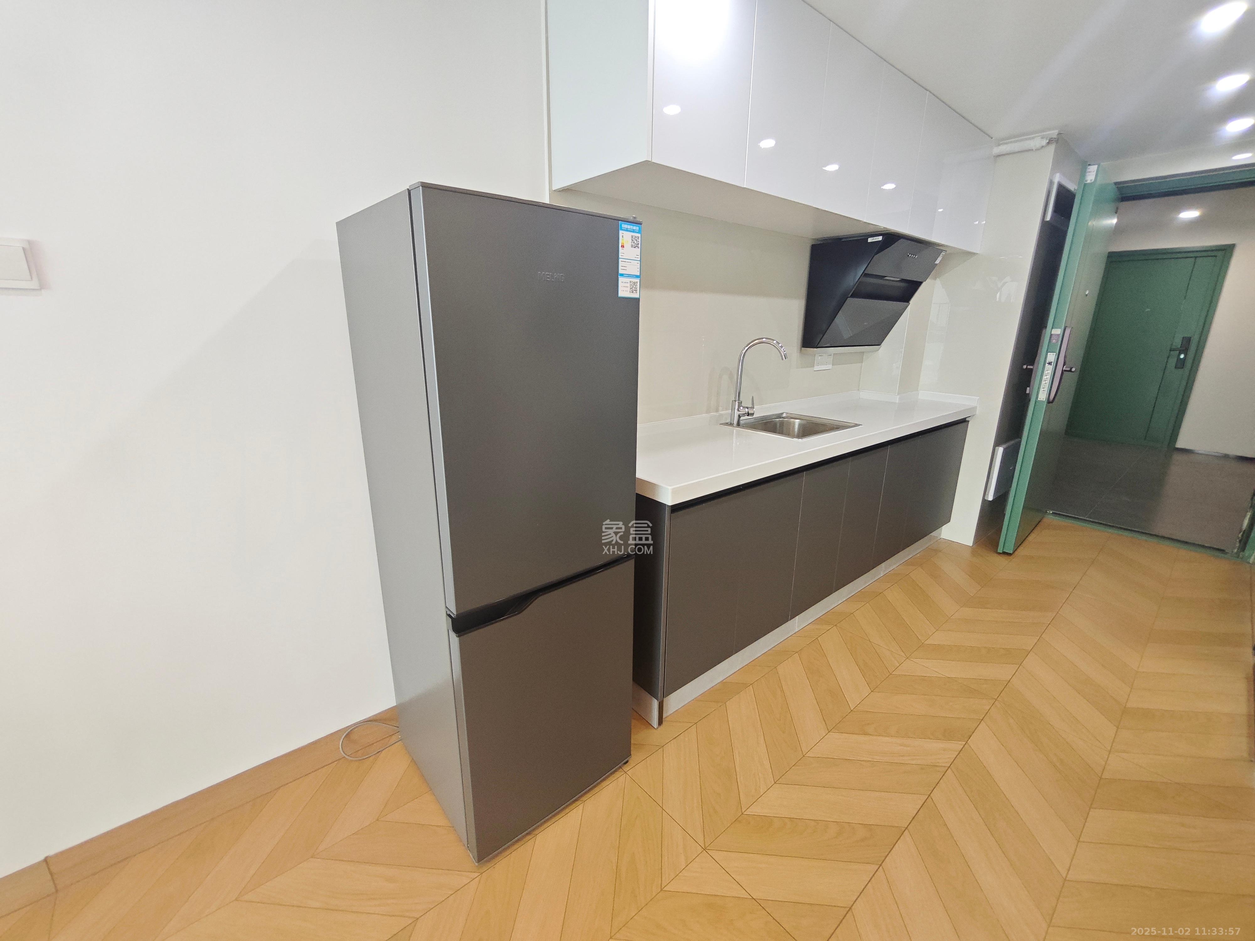 绿地V岛 2室1厅1卫 2500.0元/月 绿地V岛 2室1厅1卫 2500.0元/月室内图