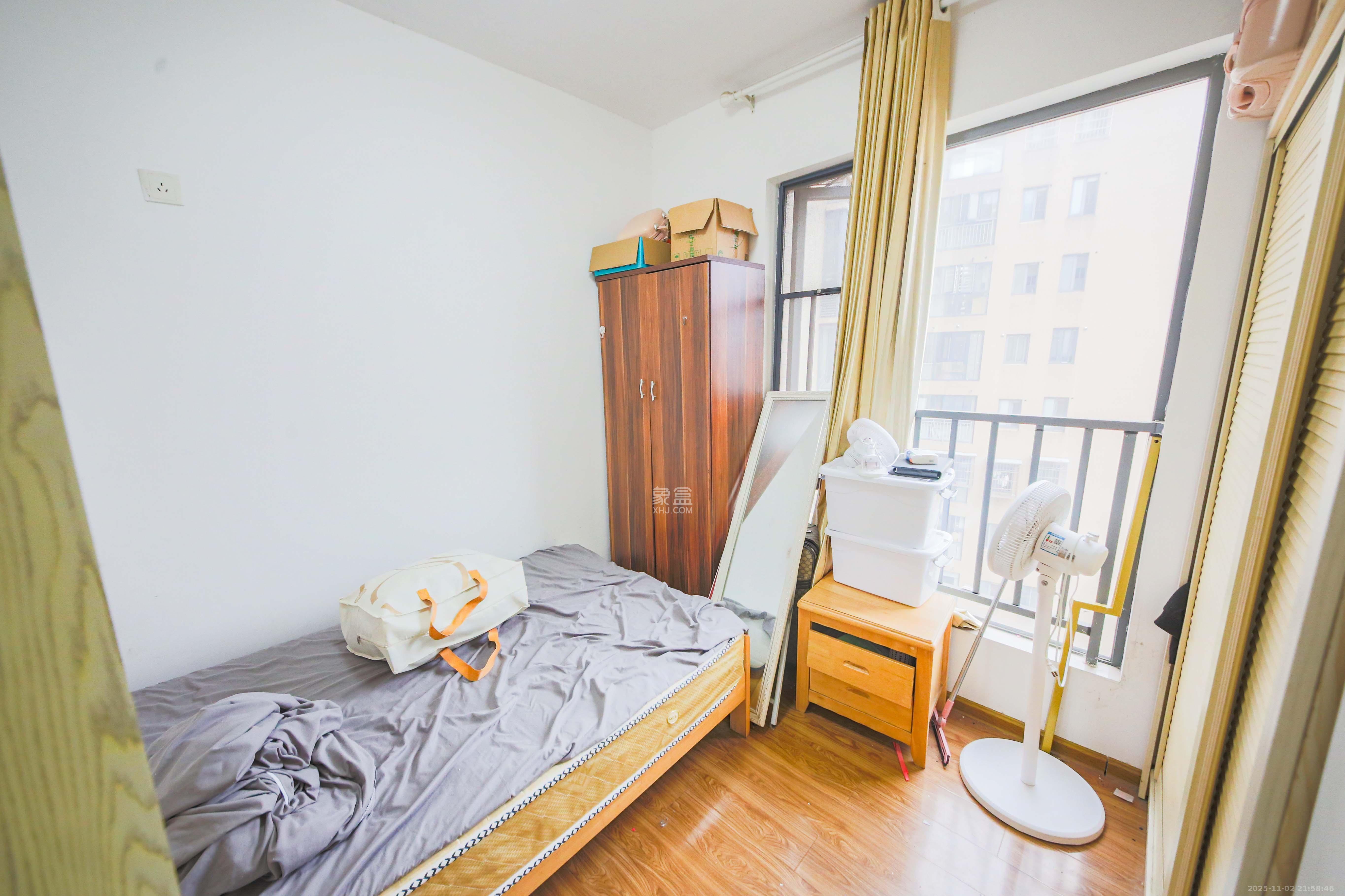 鑫远御文台一期  3室2厅1卫    96.8万卧室