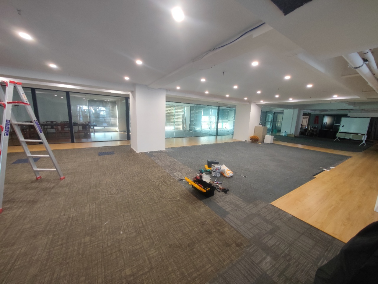 星华大厦 1室0厅0卫 46680.0元/月 星华大厦 1室0厅0卫 46680.0元/月室内图