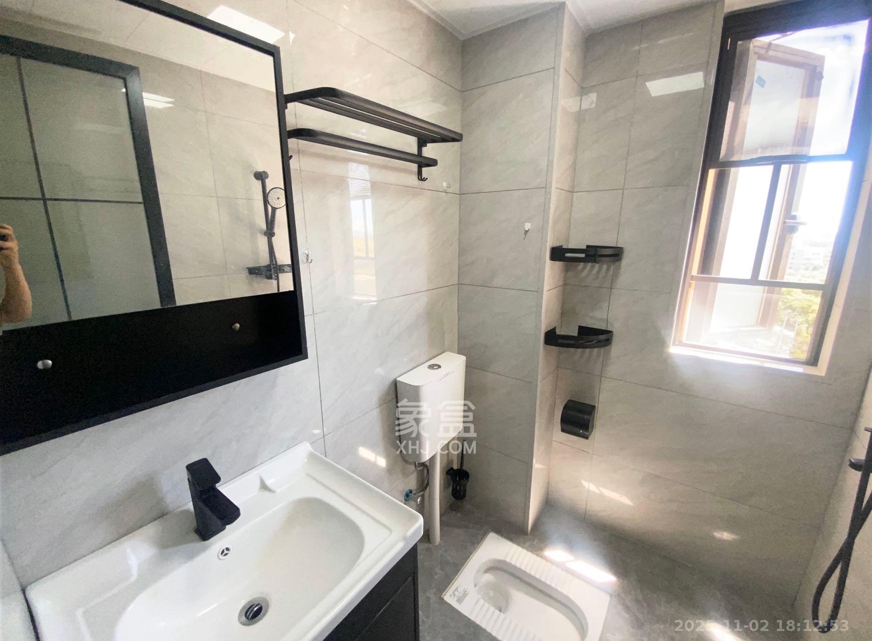 东合新苑  2室2厅1卫    2000.0元/月室内图