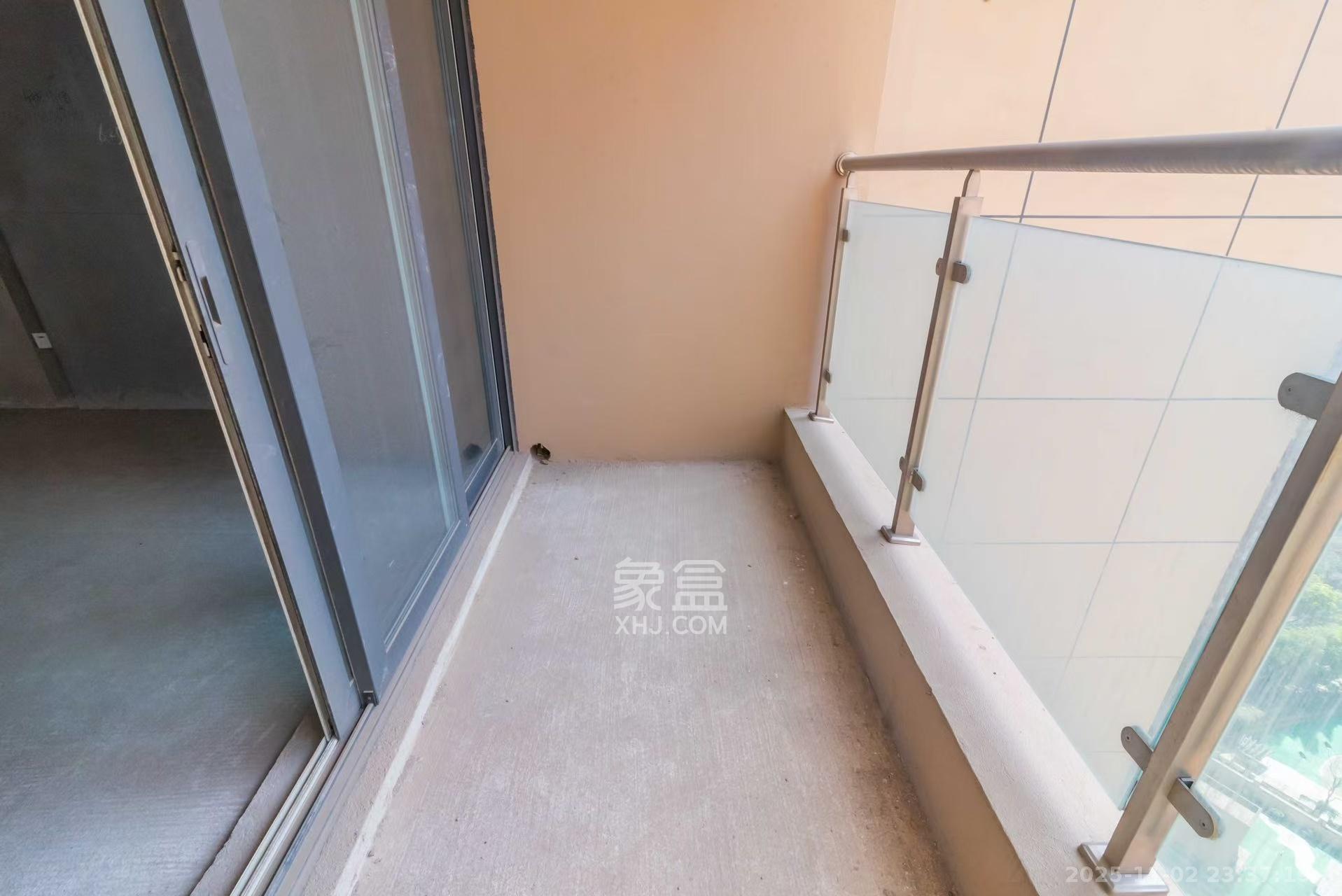 北辰三角洲E4区  4室2厅2卫    160.0万阳台