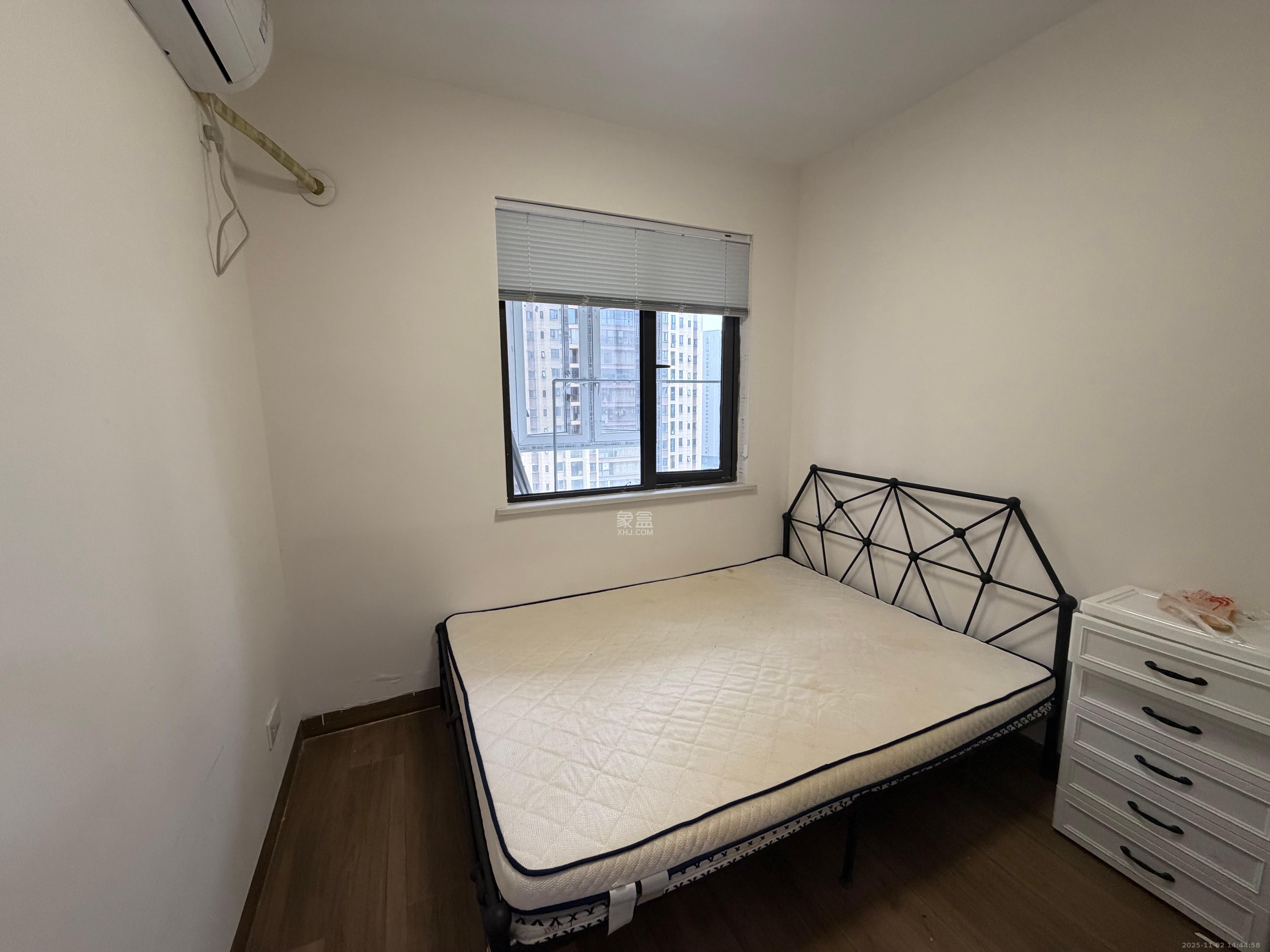 世茂璀璨天城  3室2厅2卫    2800.0元/月室内图