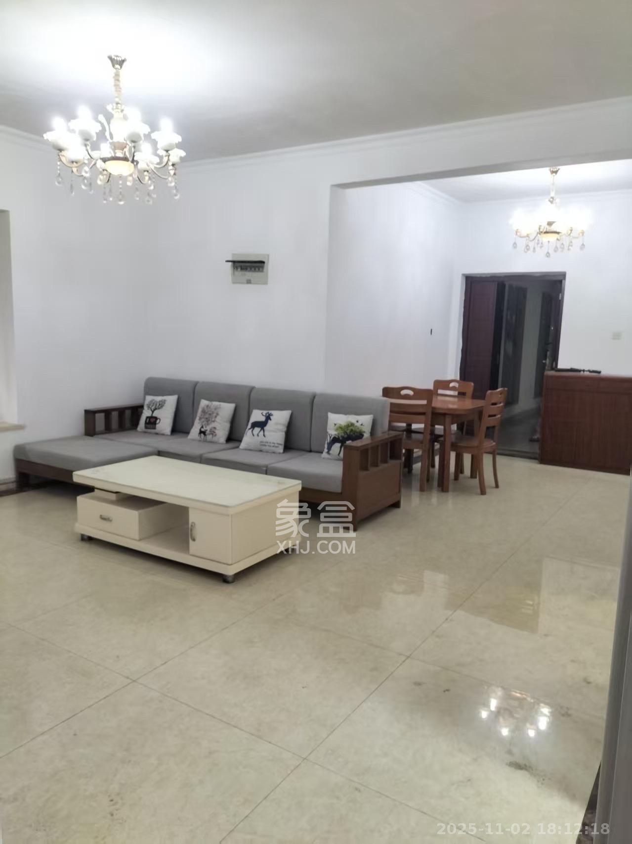 家兴苑  1室2厅2卫    2200.0元/月