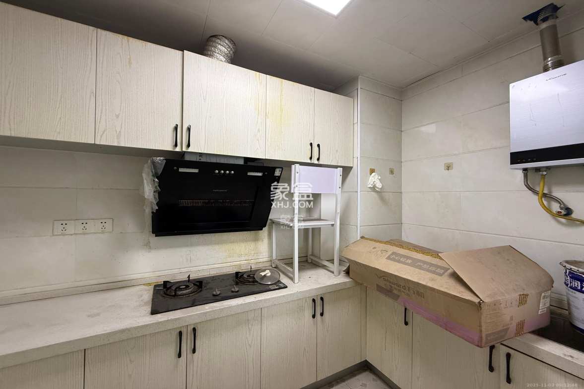 丽水熙园 3室2厅2卫 2700.0元/月 丽水熙园 3室2厅2卫 2700.0元/月室内图