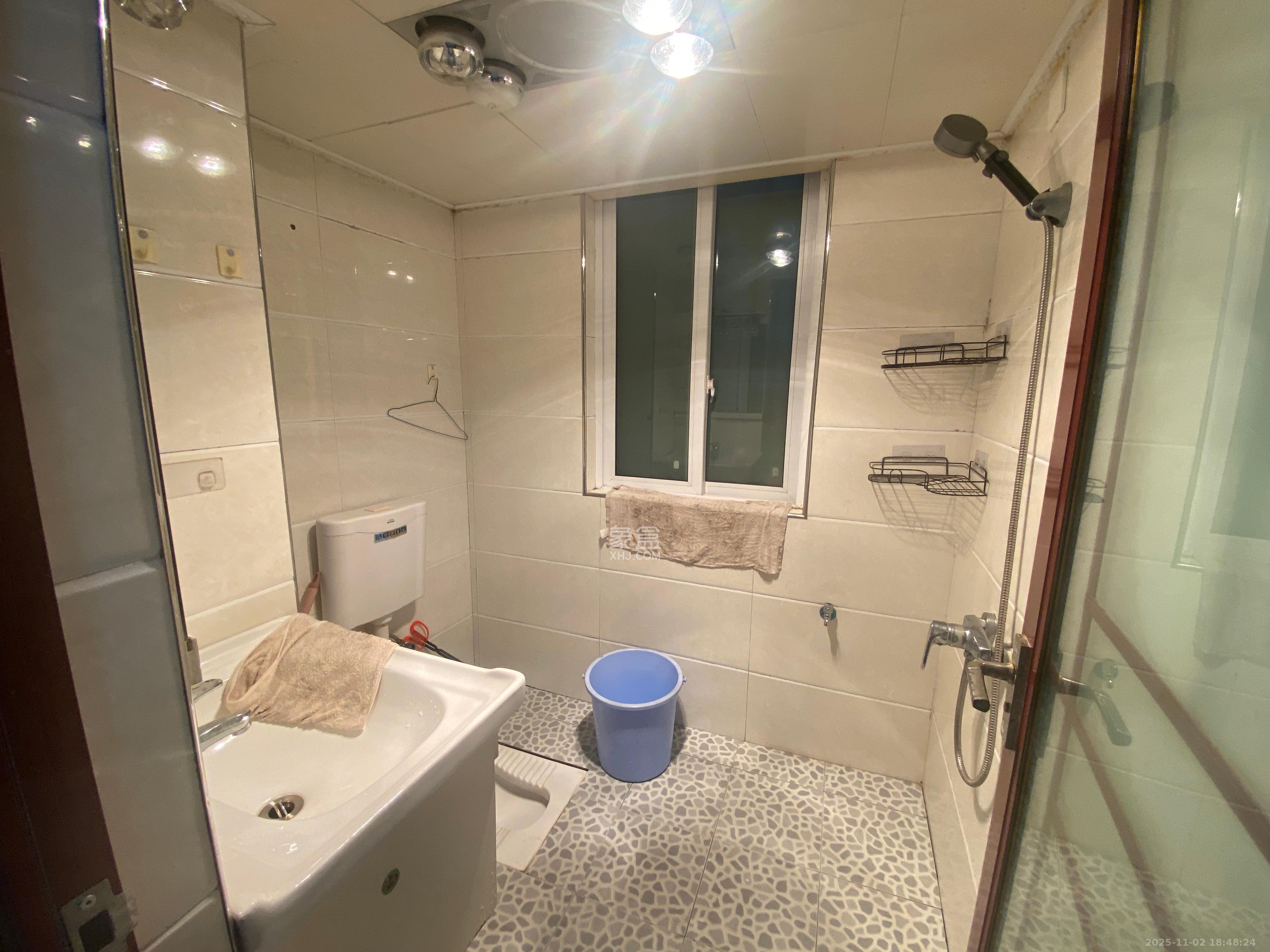 泊林晶城  3室1厅1卫    1700.0元/月室内图