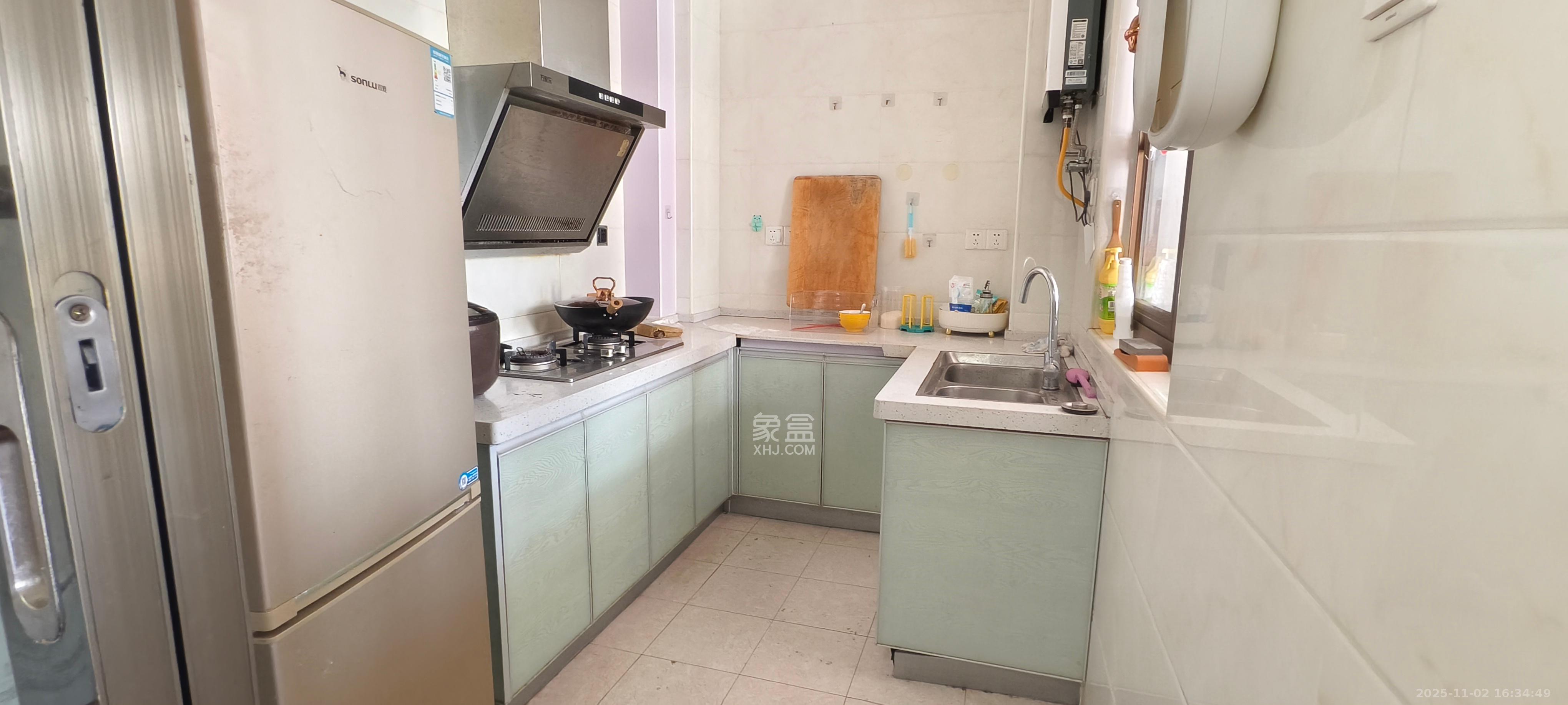 第六都（陆都小区）  3室2厅1卫    3000.0元/月室内图