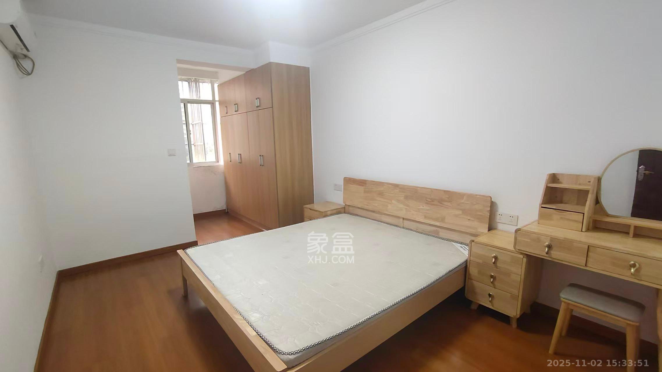 书院路电梯厂宿舍(宝塔山) 2室1厅1卫 2000.0元/月 书院路电梯厂宿舍(宝塔山) 2室1厅1卫 2000.0元/月室内图