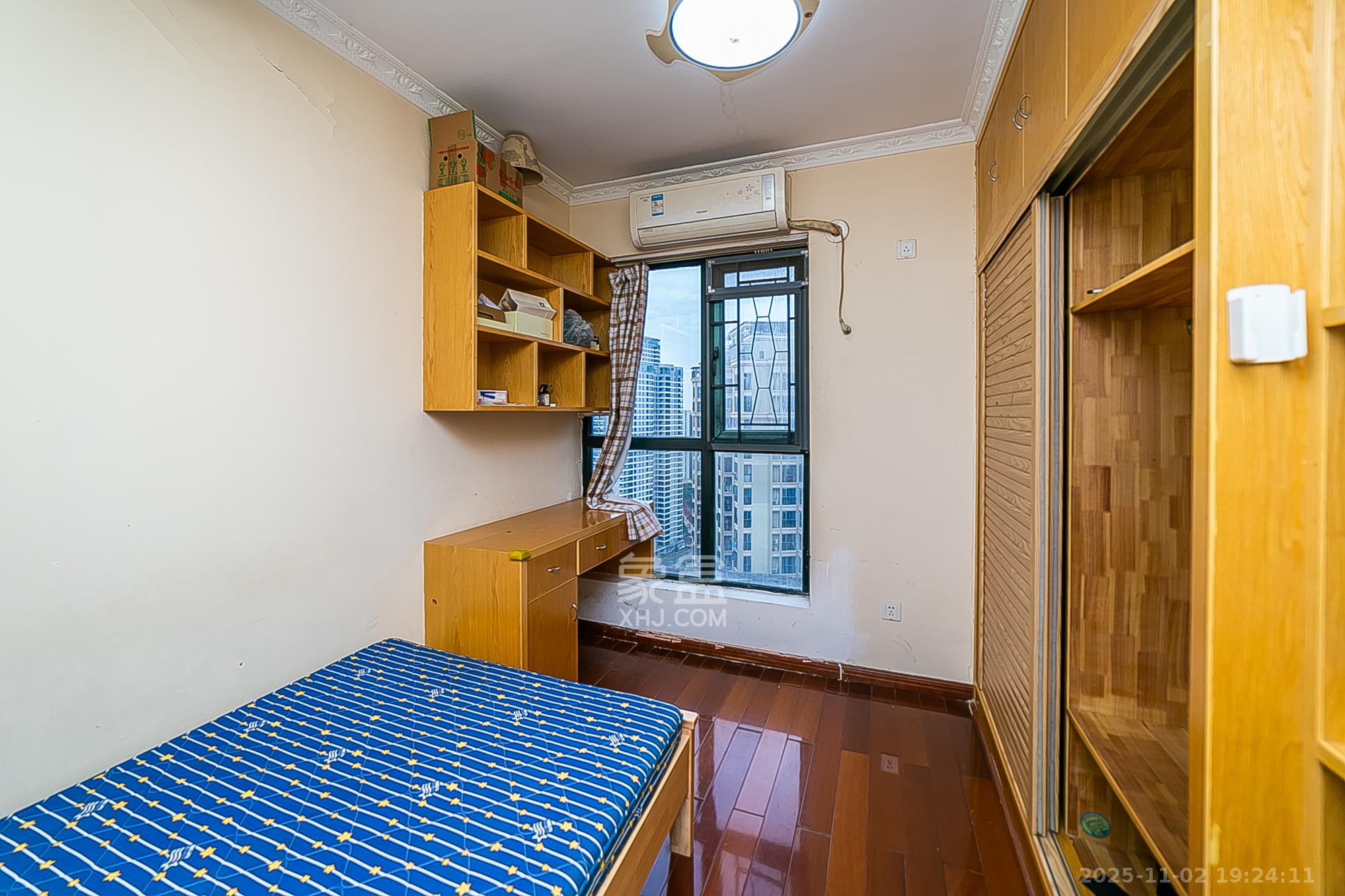 湘江锦绣  2室2厅1卫    62.8万卧室