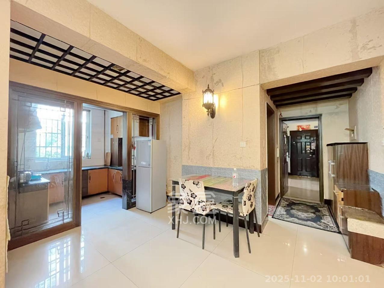 都市春天  1室2厅1卫    1800.0元/月 都市春天  1室2厅1卫    1800.0元/月室内图