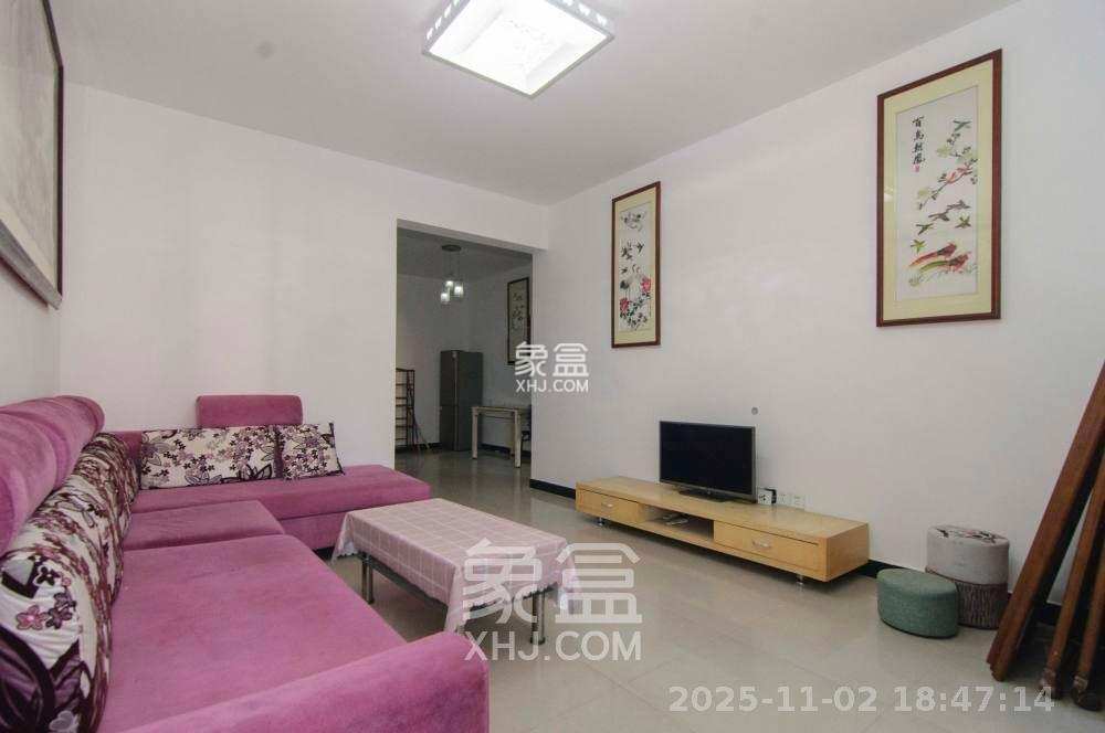 钱隆首府(福晟御园) 1室2厅1卫 2300.0元/月 钱隆首府(福晟御园) 1室2厅1卫 2300.0元/月室内图