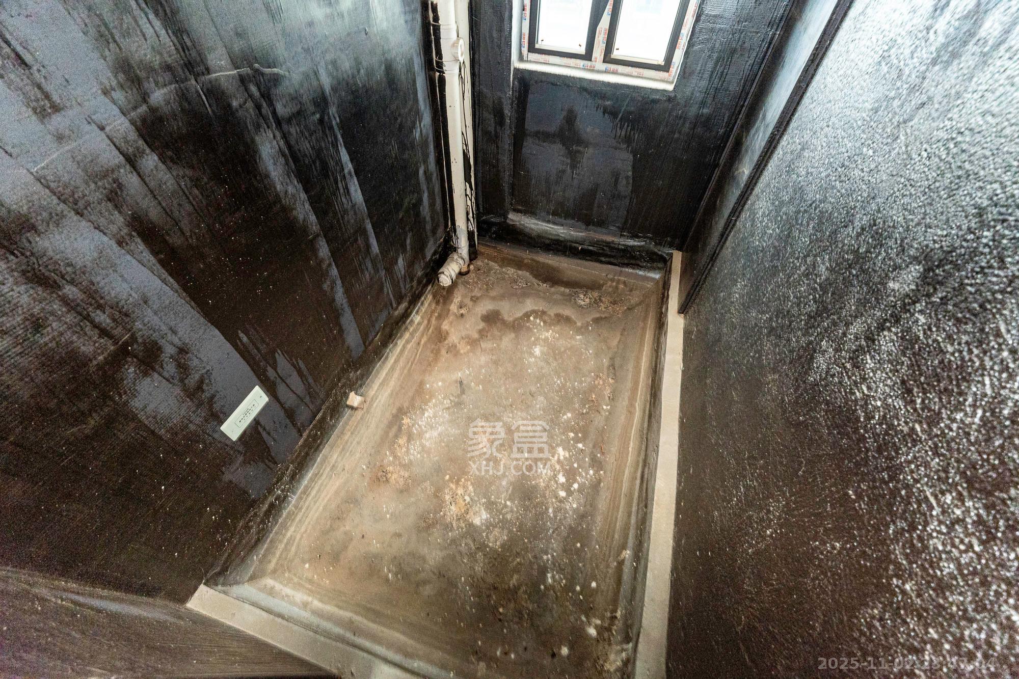 财汇新天地（财汇商务广场）  4室2厅2卫    79.8万卫生间