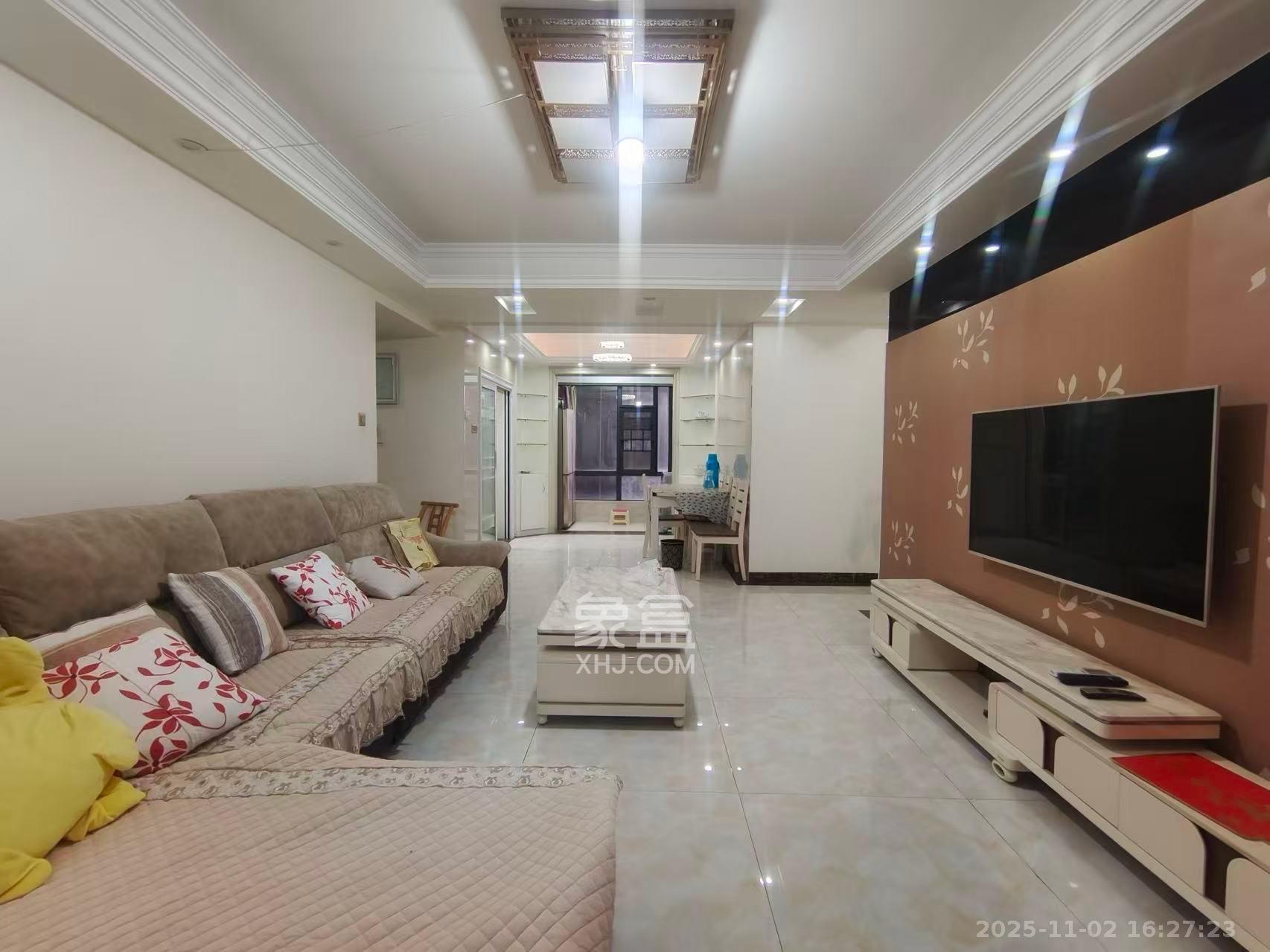 潇湘名城(新里程潇湘名城)  4室2厅1卫    3000.0元/月室内图