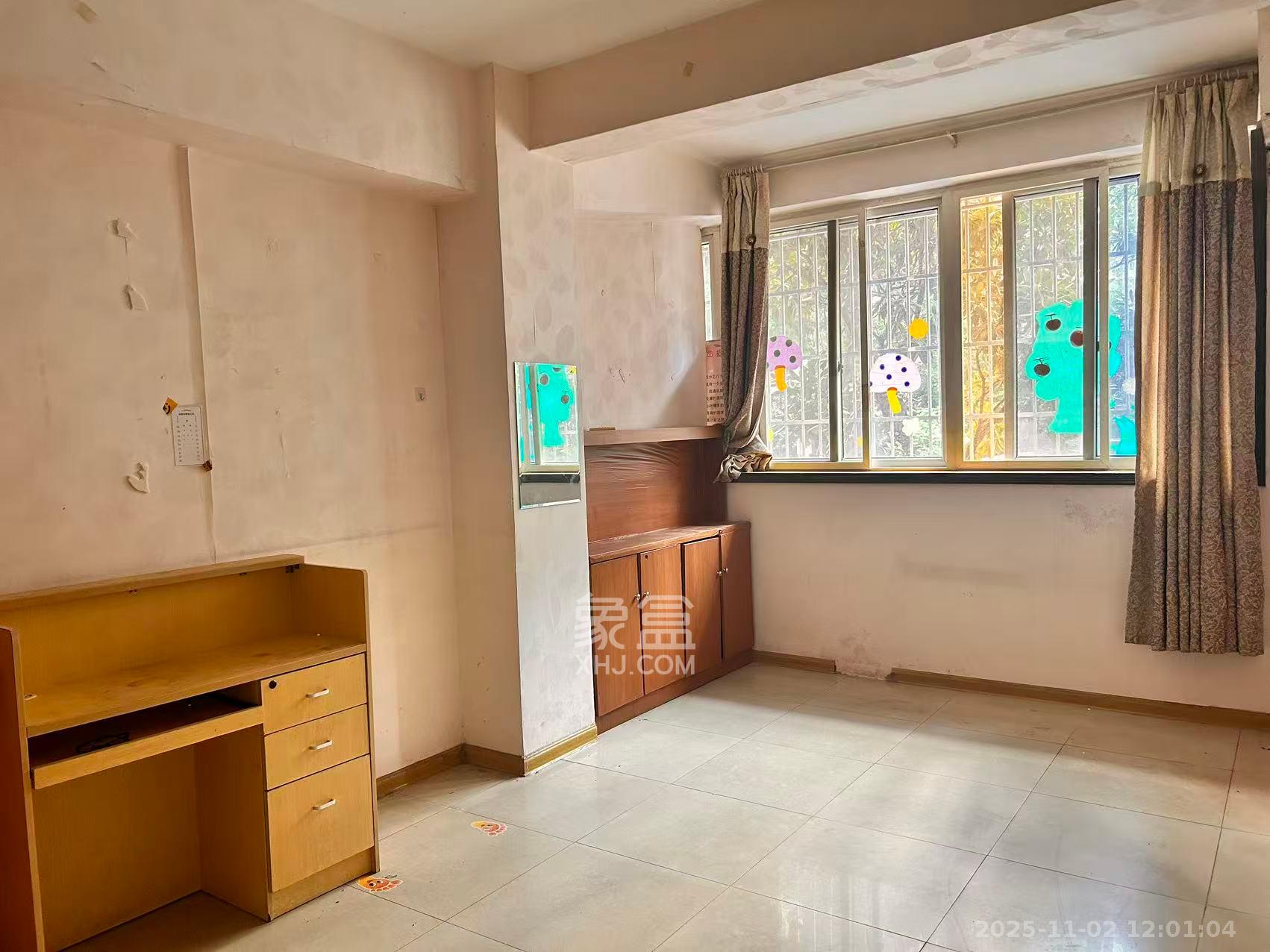 湖开小区（湖南开关厂宿舍）/南大桥社区  6室2厅1卫    3300.0元/月室内图