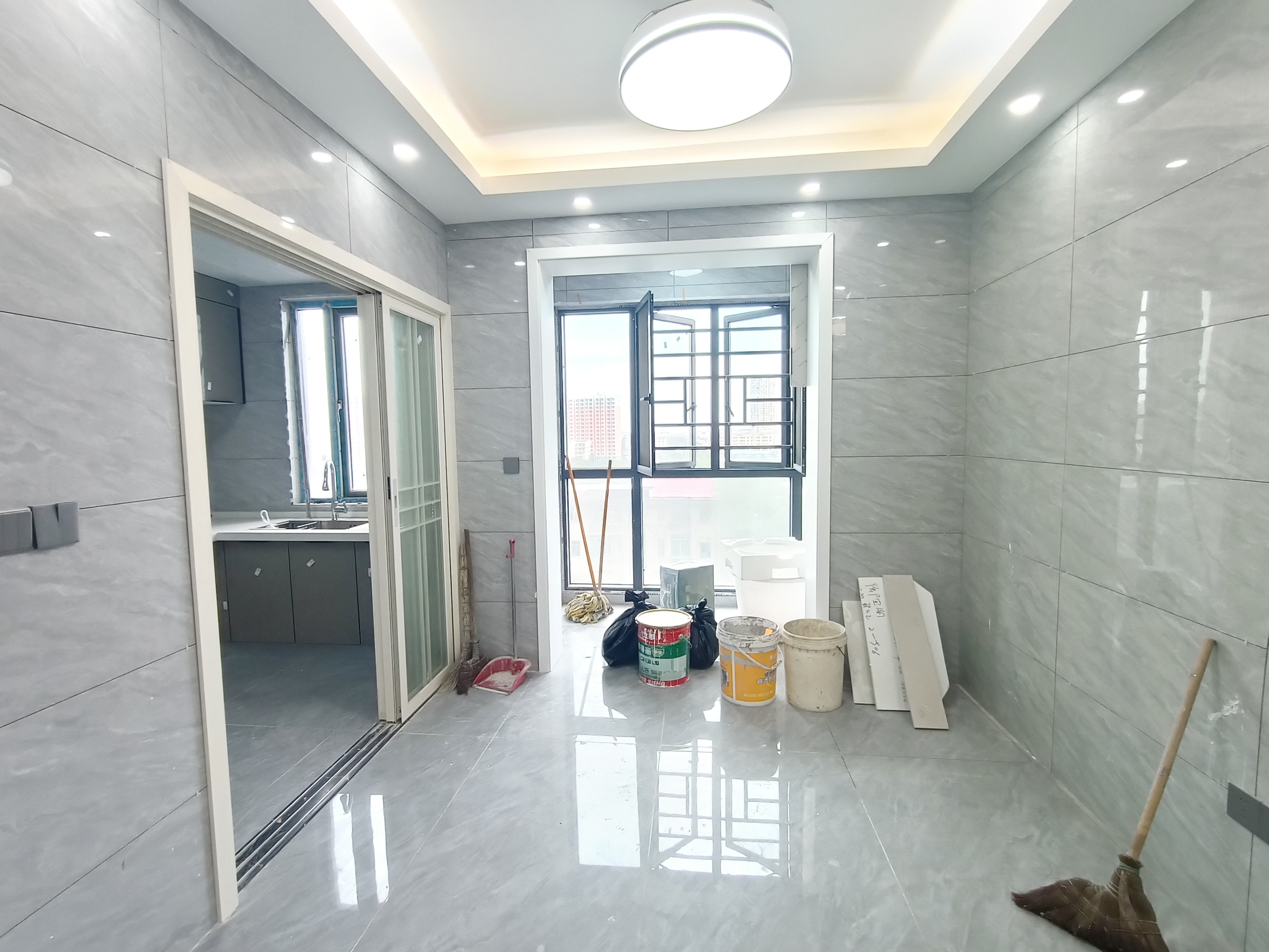 大汉资江城  4室2厅2卫    75.8万客厅