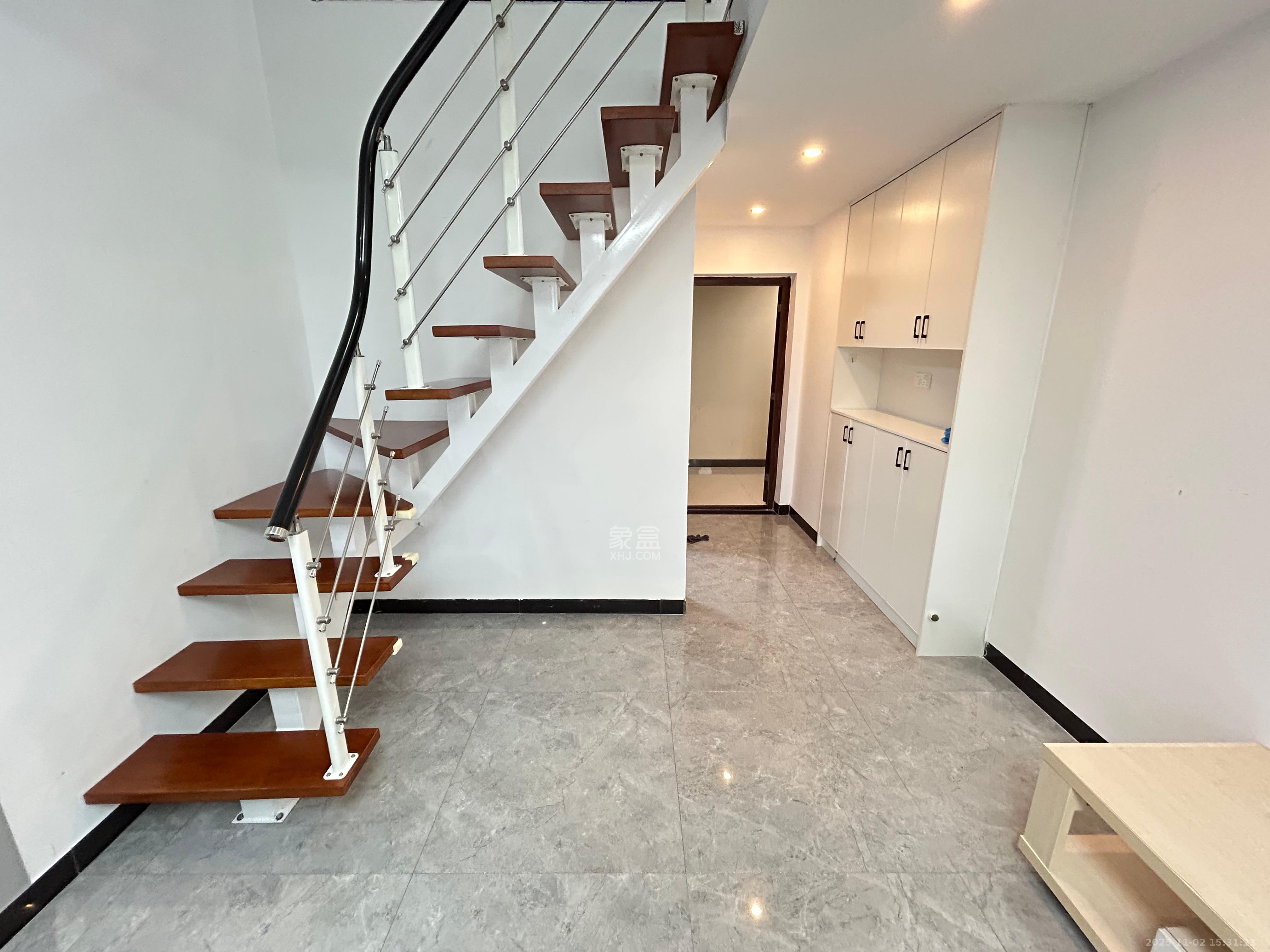 麓江春  2室2厅1卫    2550.0元/月室内图