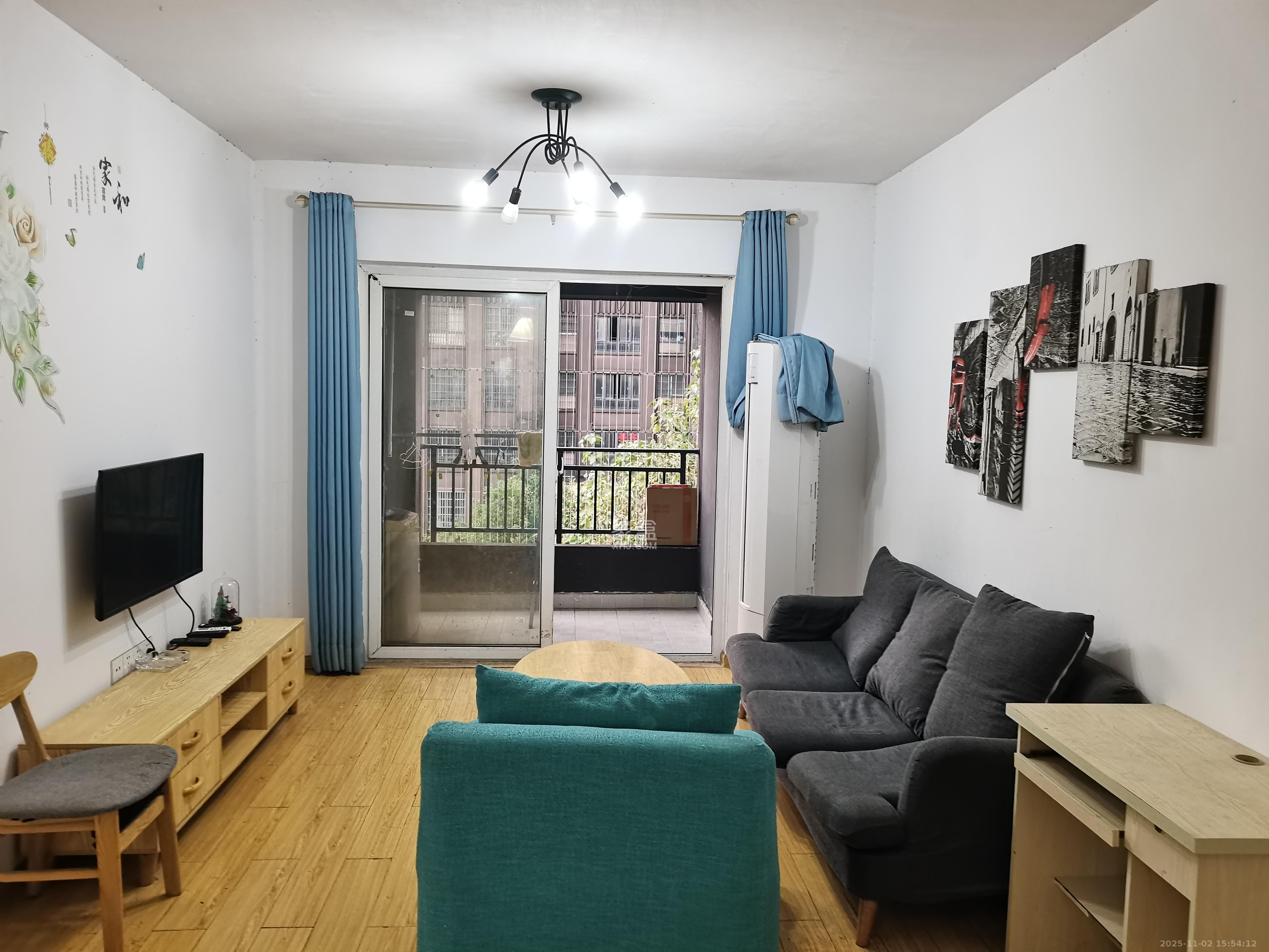 天麓尚层  2室2厅1卫    1750.0元/月