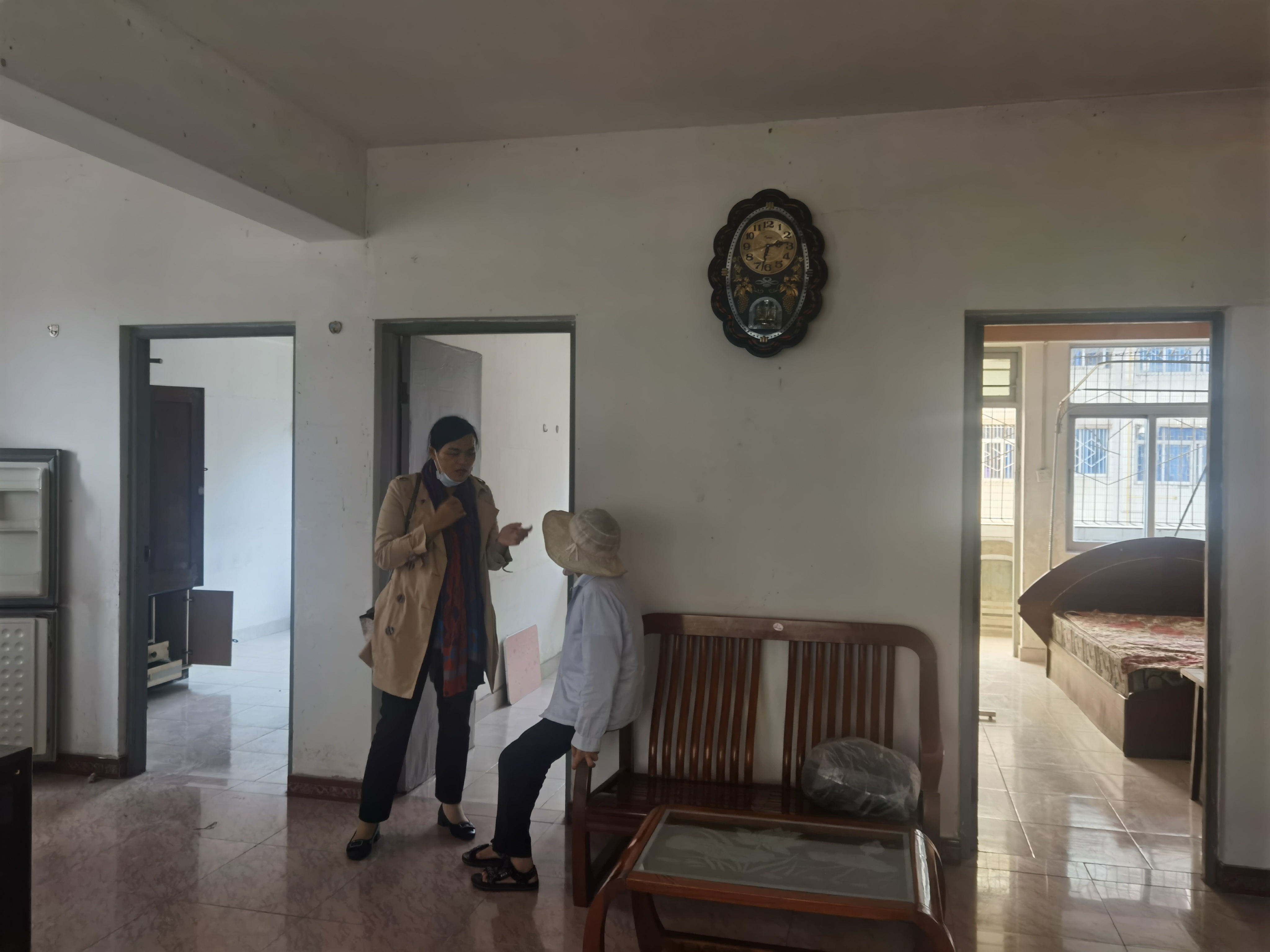 海南省汽车制配厂宿舍（海秀路汽车西站旁）  1室0厅0卫    92.0万客厅