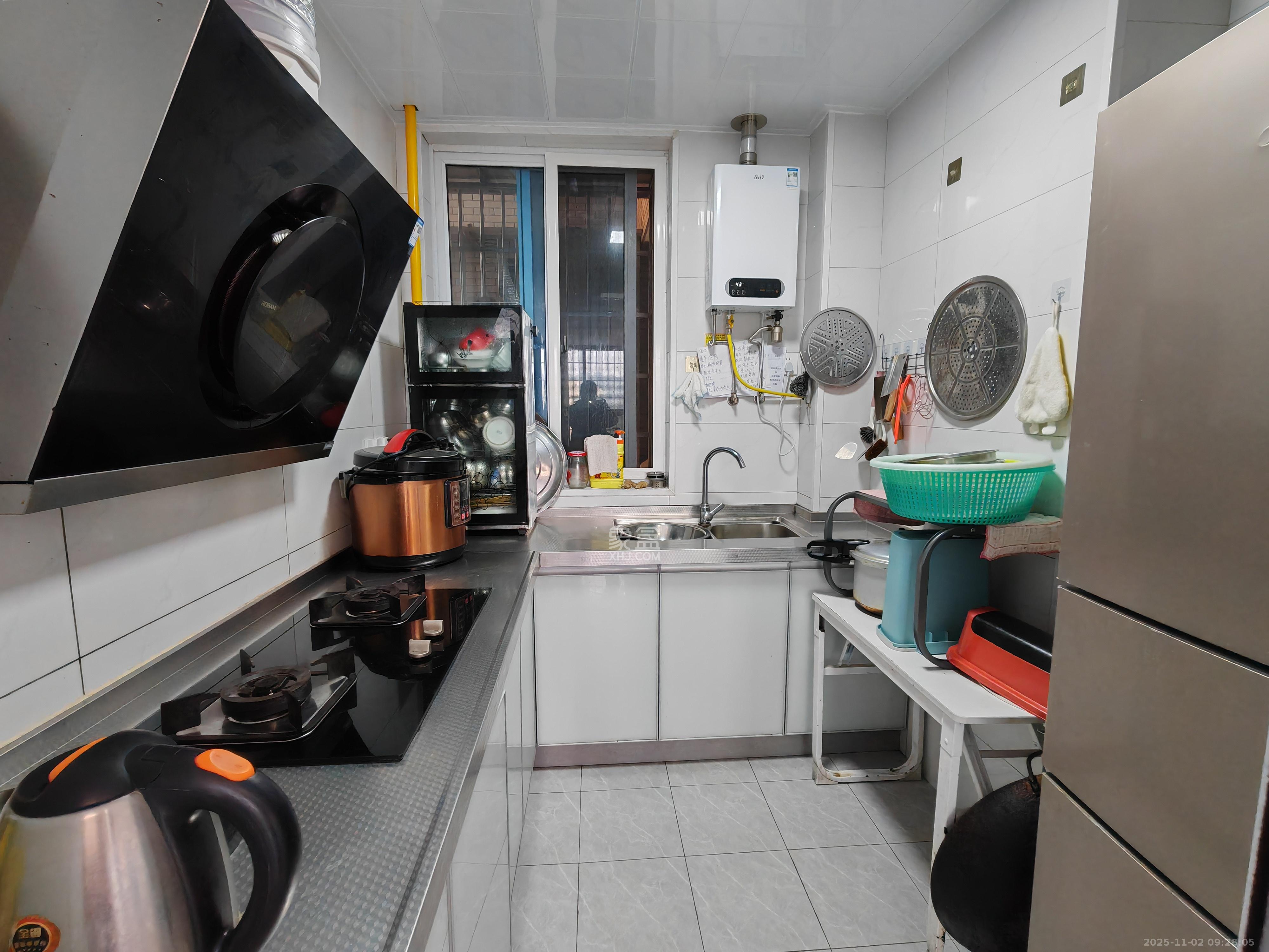 谷山庭院二期  3室1厅2卫    2100.0元/月