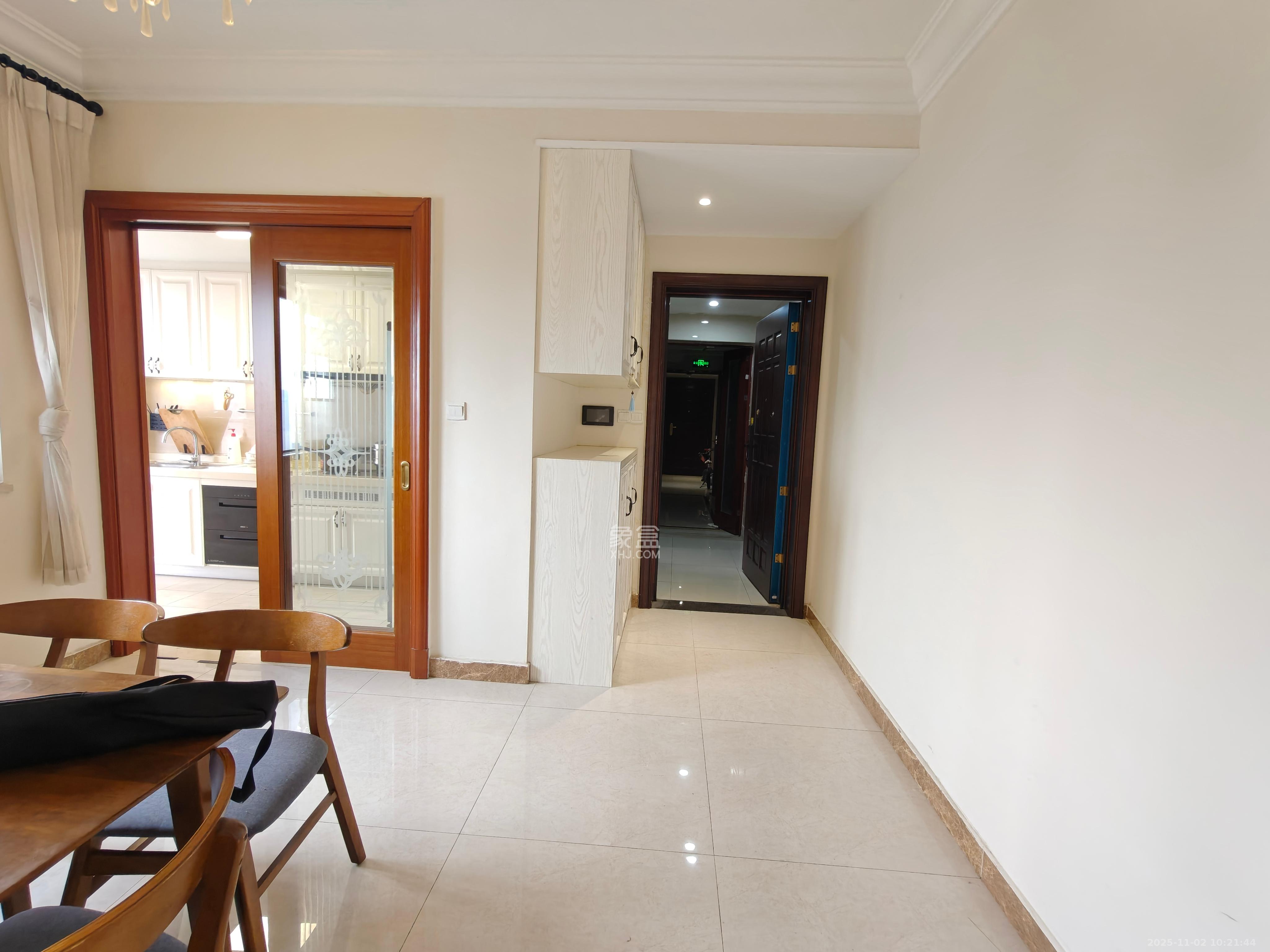 恒大国际广场 3室2厅2卫 2700.0元/月 恒大国际广场 3室2厅2卫 2700.0元/月室内图