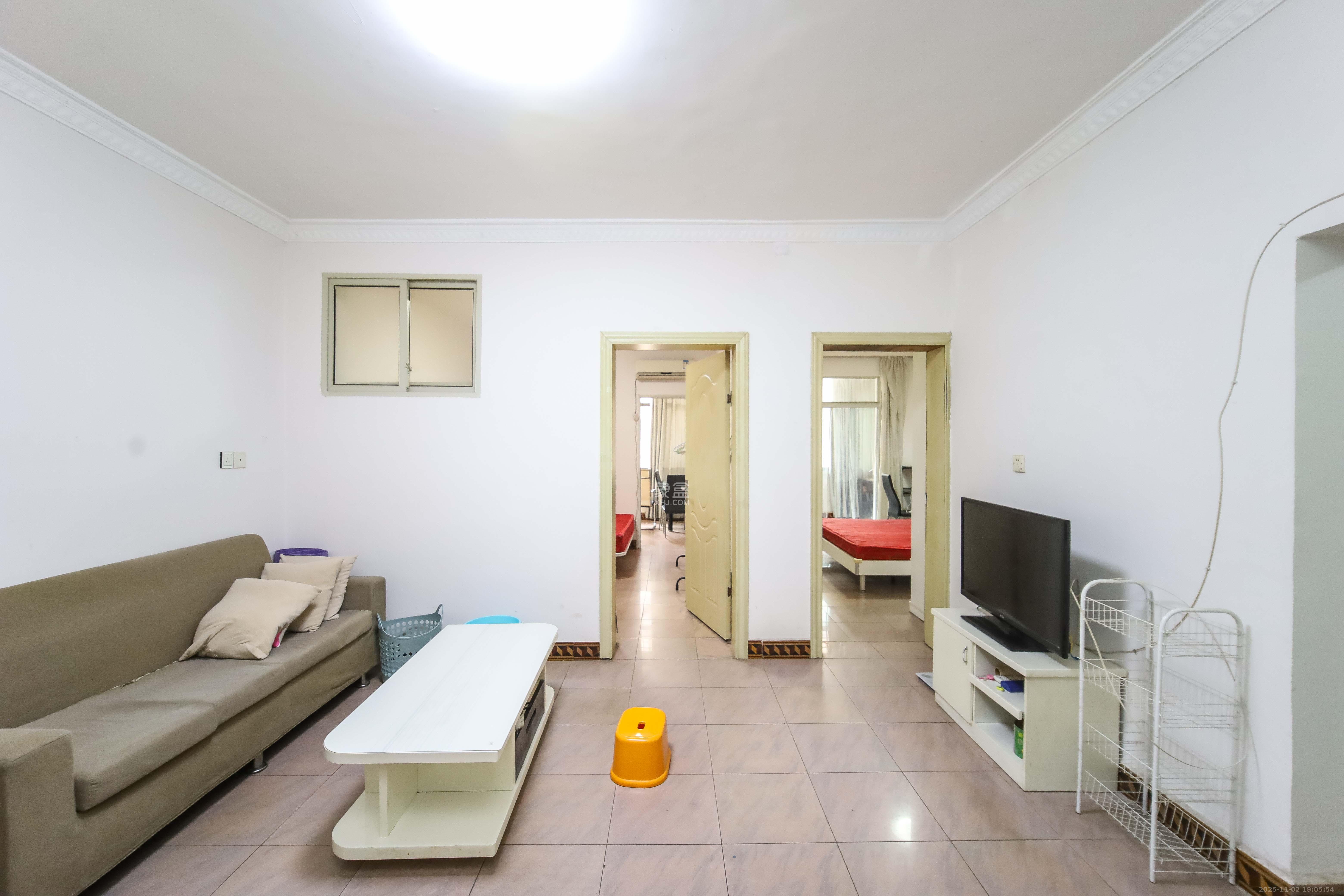 东进小区  2室1厅1卫    44.68万 东进小区  2室1厅1卫    44.68万客厅