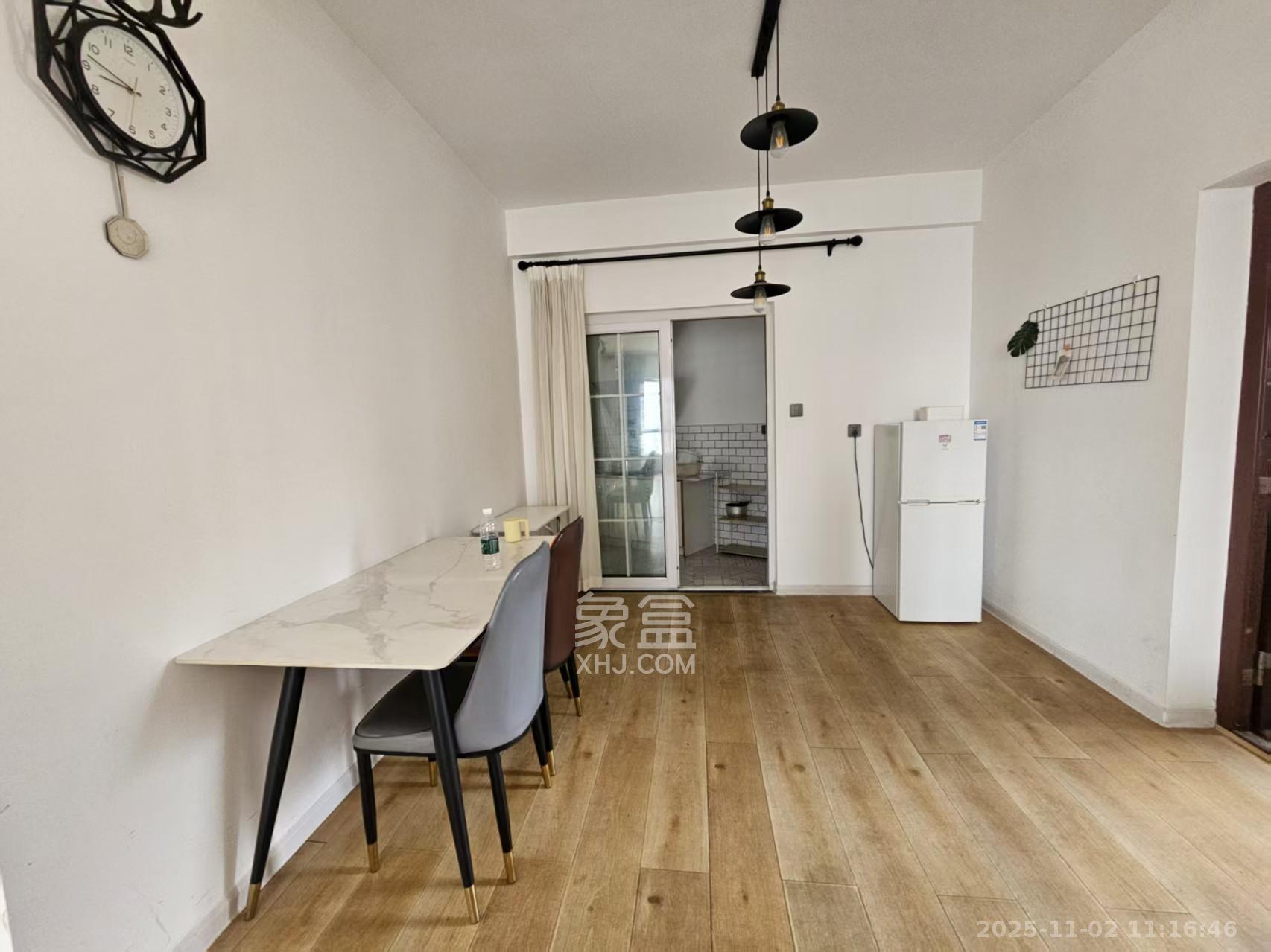 高信向日葵 2室2厅1卫 2500.0元/月 高信向日葵 2室2厅1卫 2500.0元/月室内图